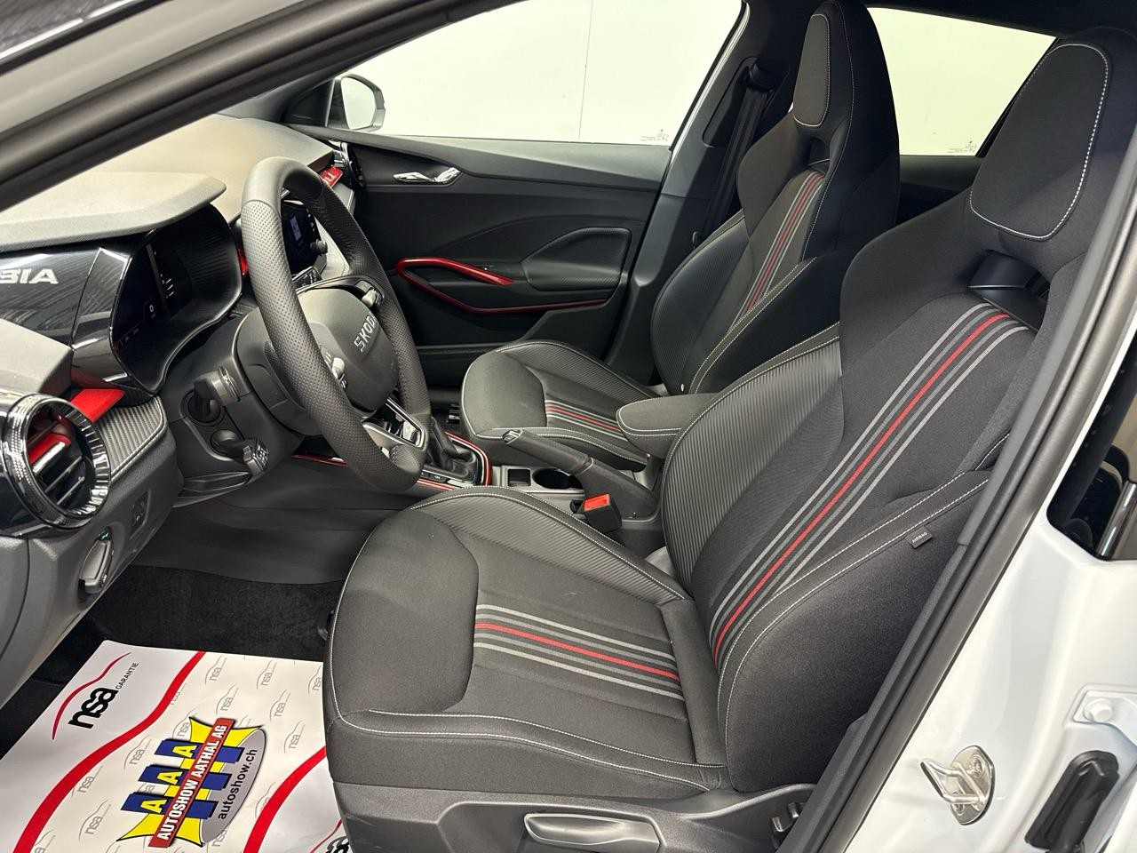 SKODA Fabia 1.5 TSI Monte Carlo DSG-image-3