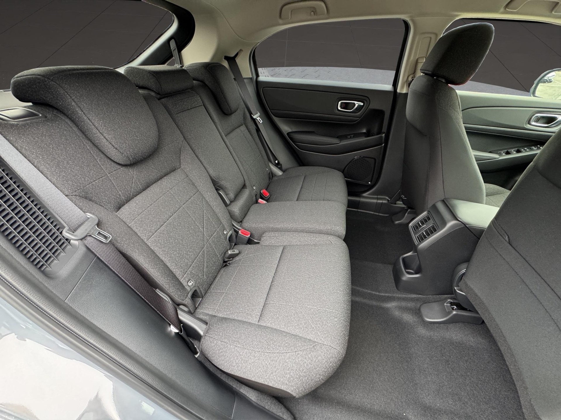 HONDA HR-V 1.5 i-MMD Elegance-image-13
