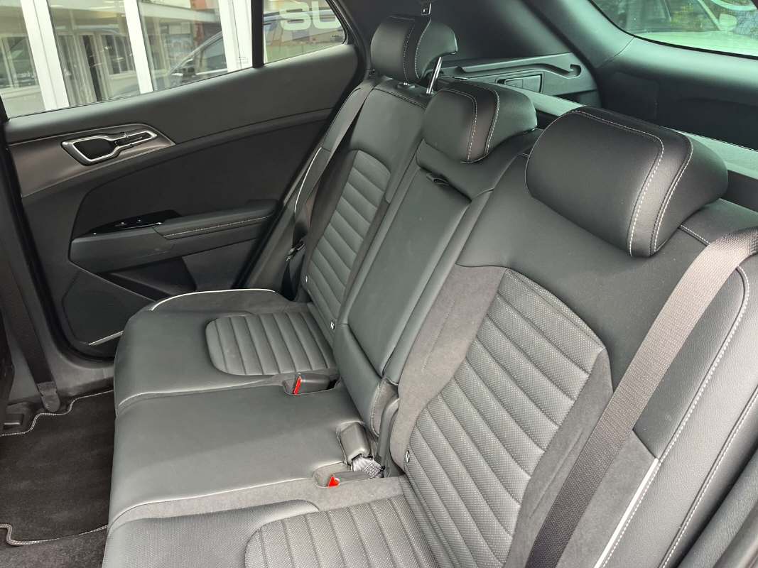 KIA Sportage 1.6 T-GDi PHEV GT-Line-image-2