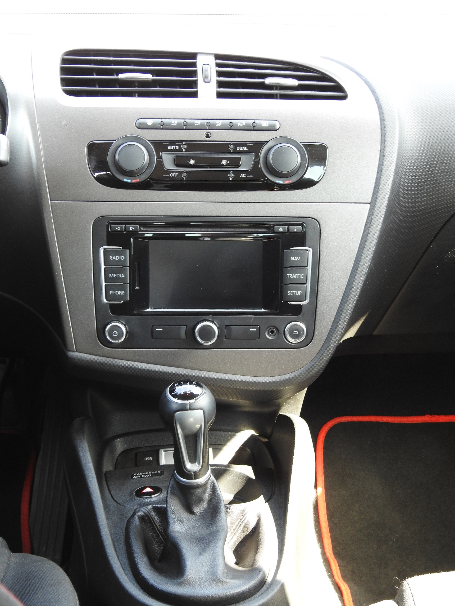 SEAT Leon 1.8 TSI FR-image-16