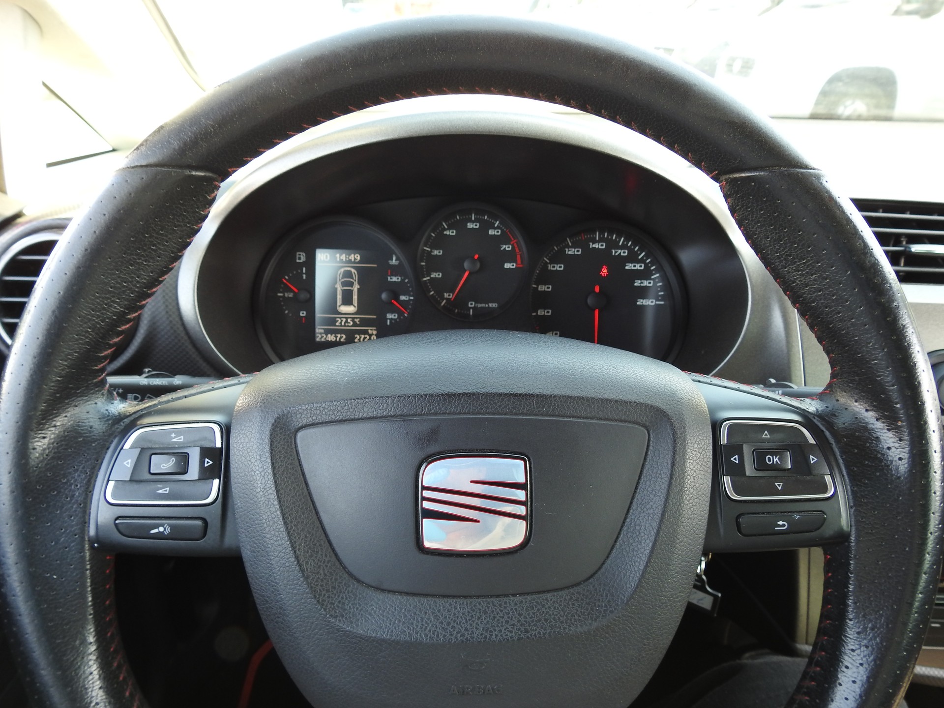 SEAT Leon 1.8 TSI FR-image-25