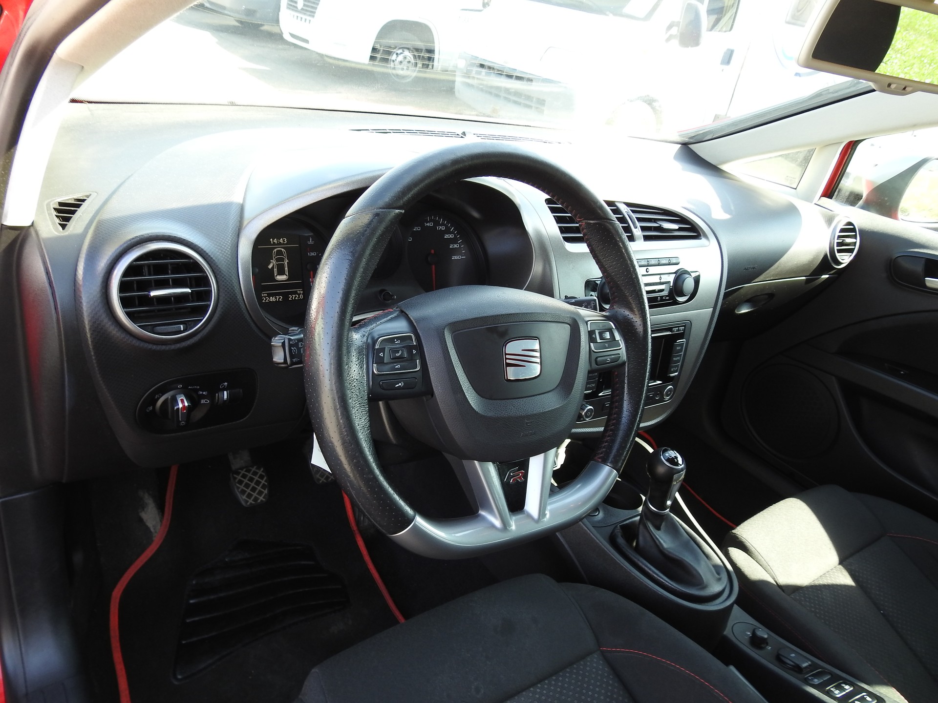 SEAT Leon 1.8 TSI FR-image-11