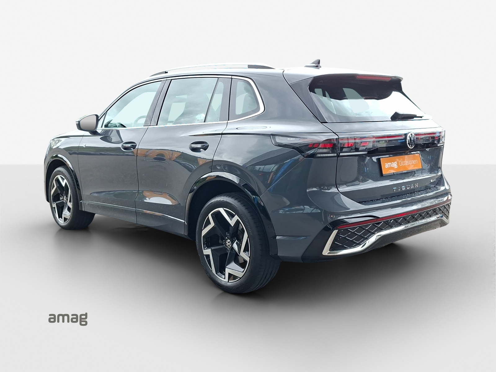 VW Tiguan 2.0 TSI DSG R-Line 4Motion-showroom-element-2