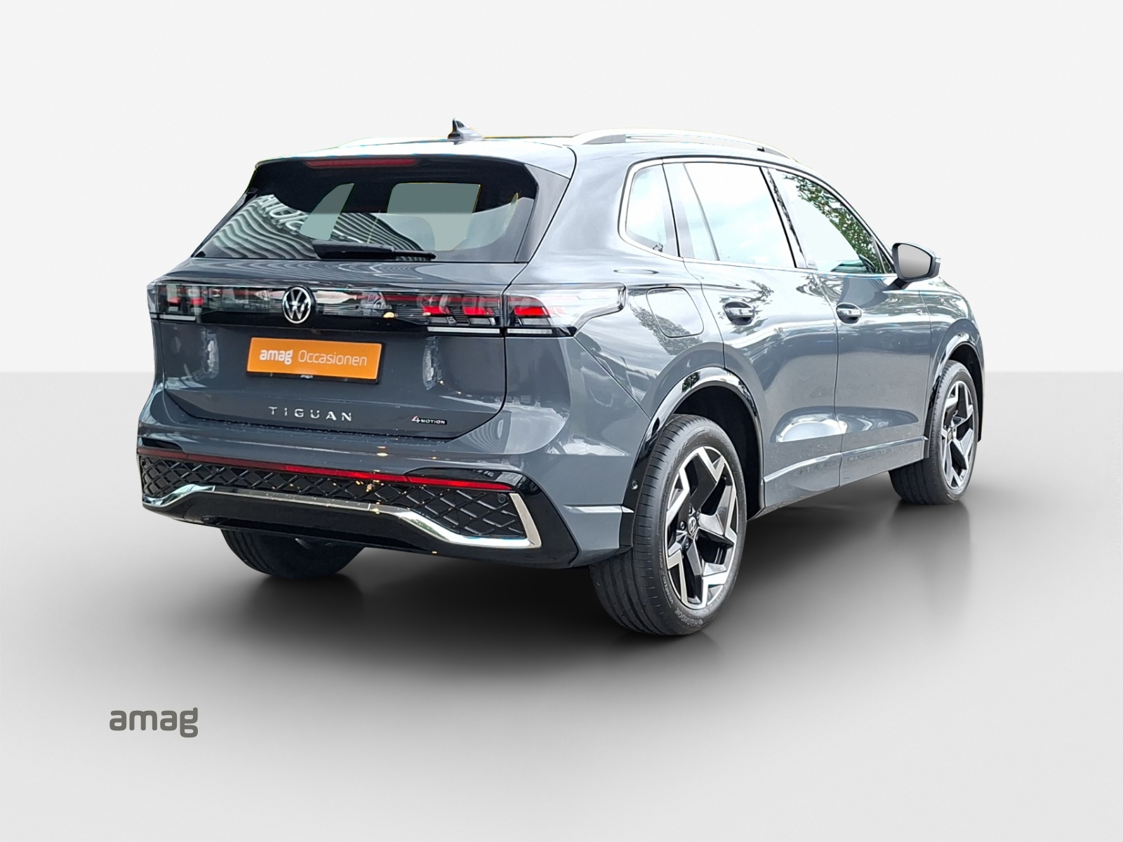 VW Tiguan 2.0 TSI DSG R-Line 4Motion-image-4