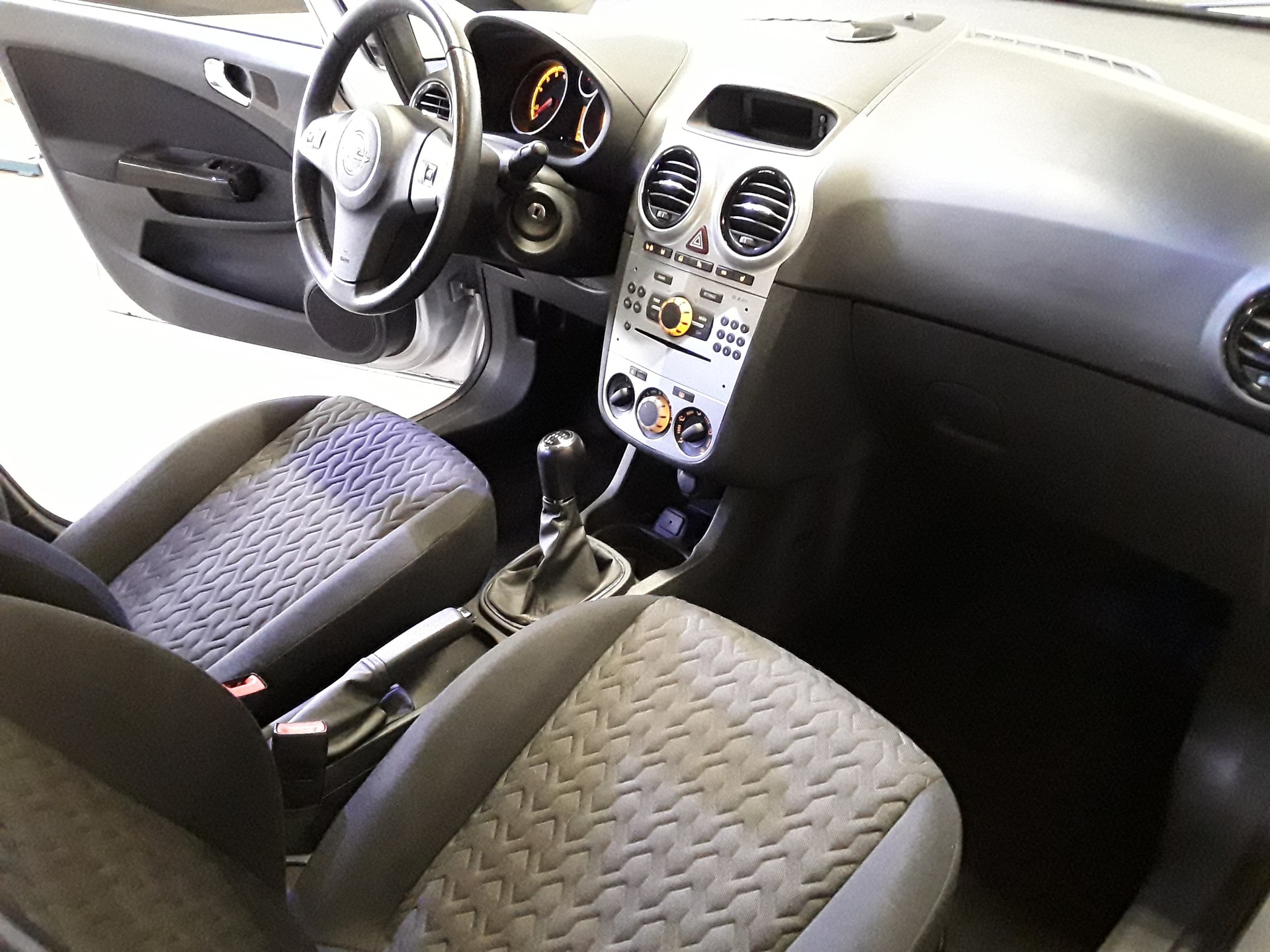 OPEL Corsa 1.2 TP Active Edition-image-9