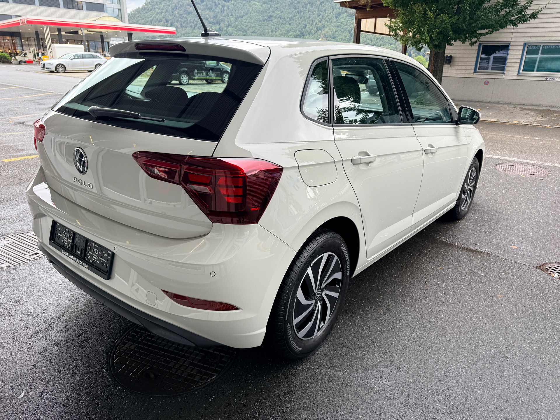 VW Polo 1.0 TSI Life Ascot Grey. CH-Fahrzeug 5 Gang.-image-3