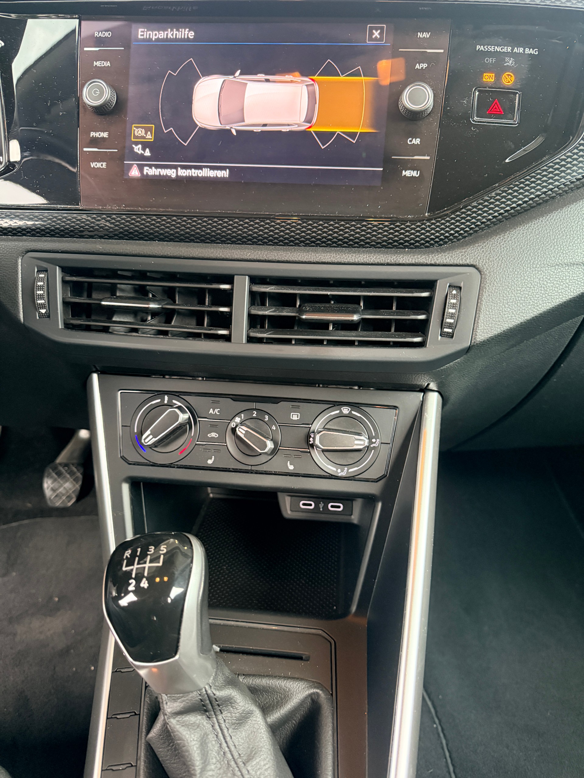 VW Polo 1.0 TSI Life Ascot Grey. CH-Fahrzeug 5 Gang.-image-5