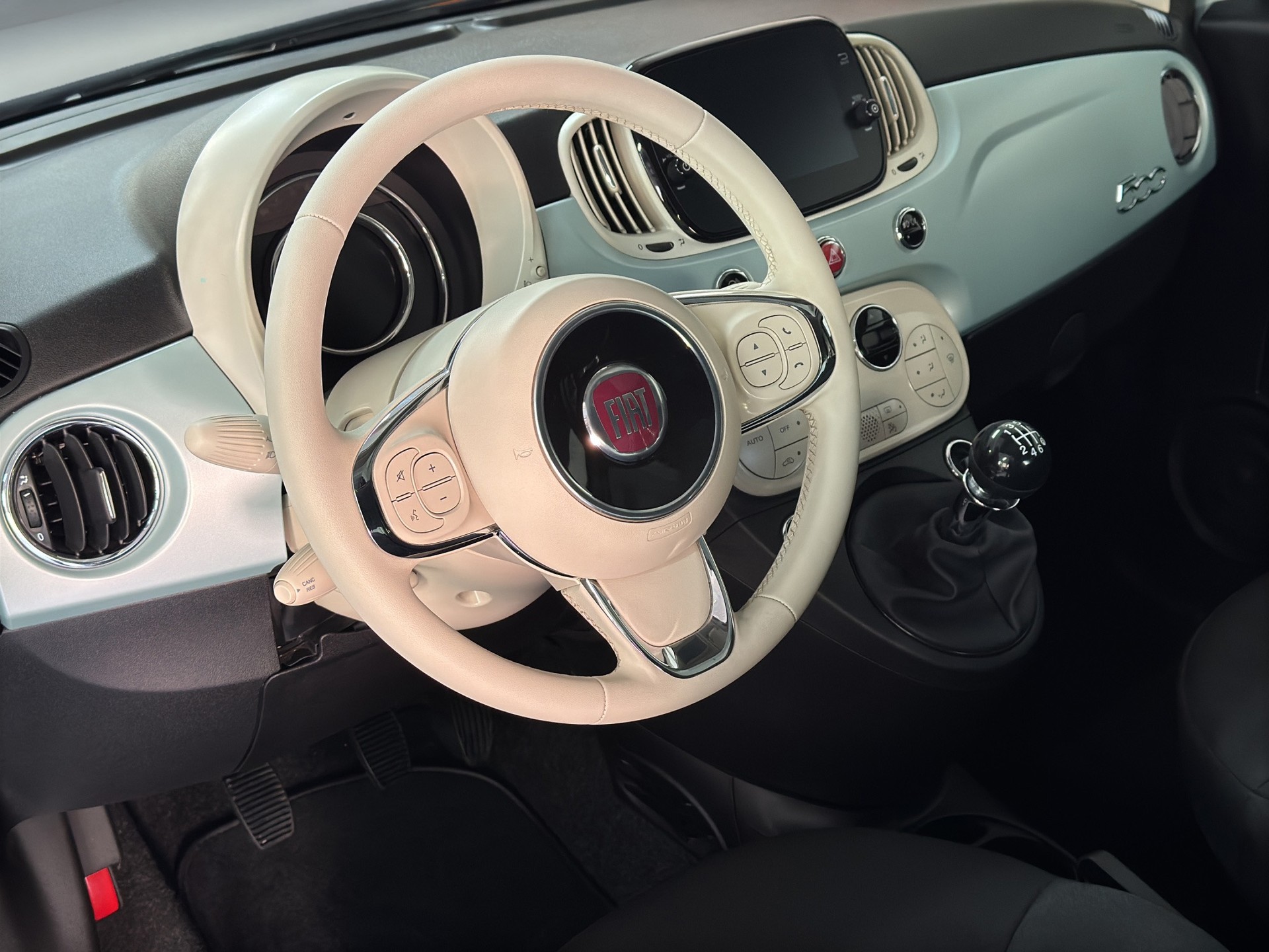FIAT 500 1.0 MildHybrid Dolcevita "Panodach-Klimaautomat"-image-12