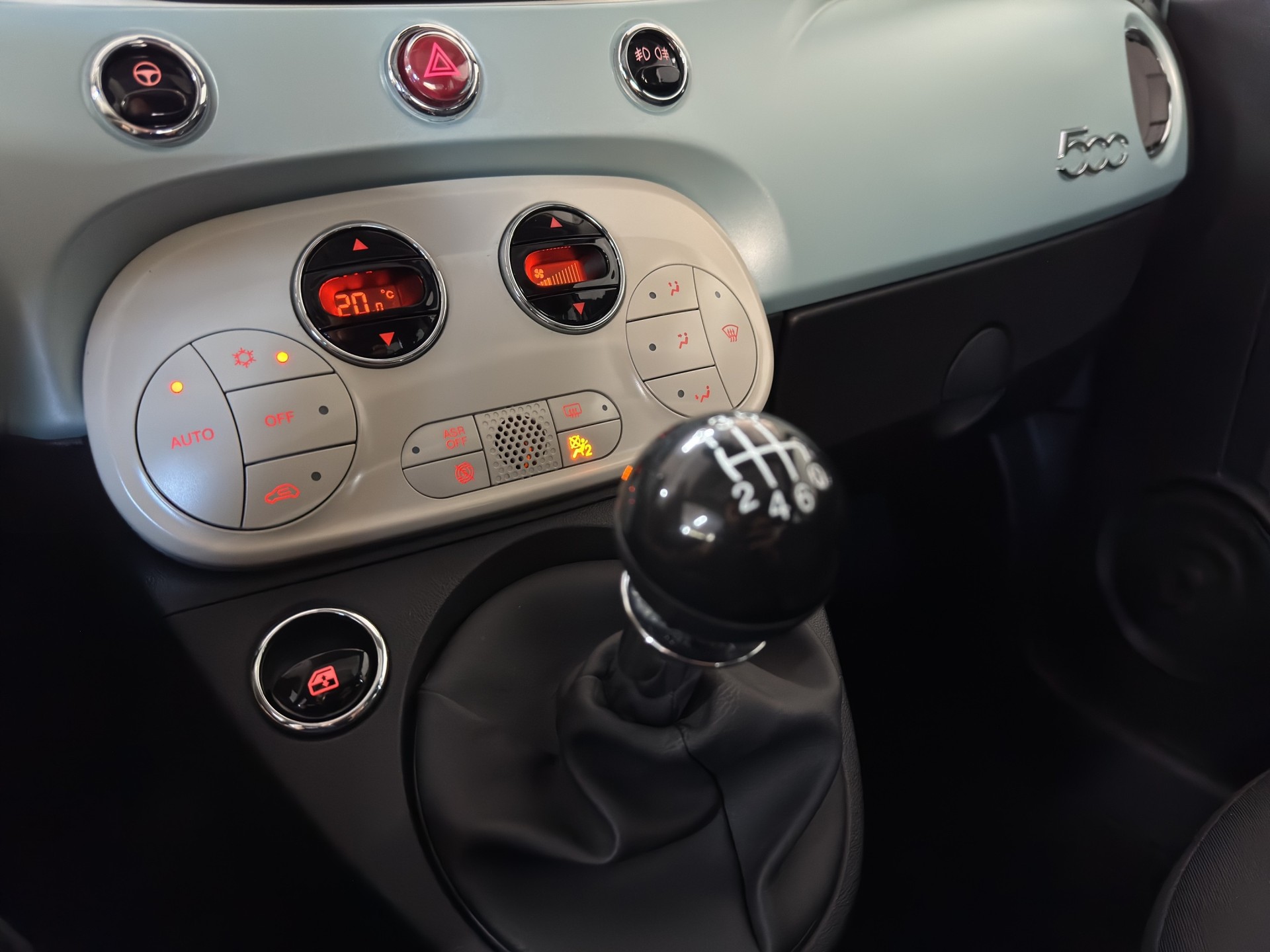 FIAT 500 1.0 MildHybrid Dolcevita "Panodach-Klimaautomat"-image-16