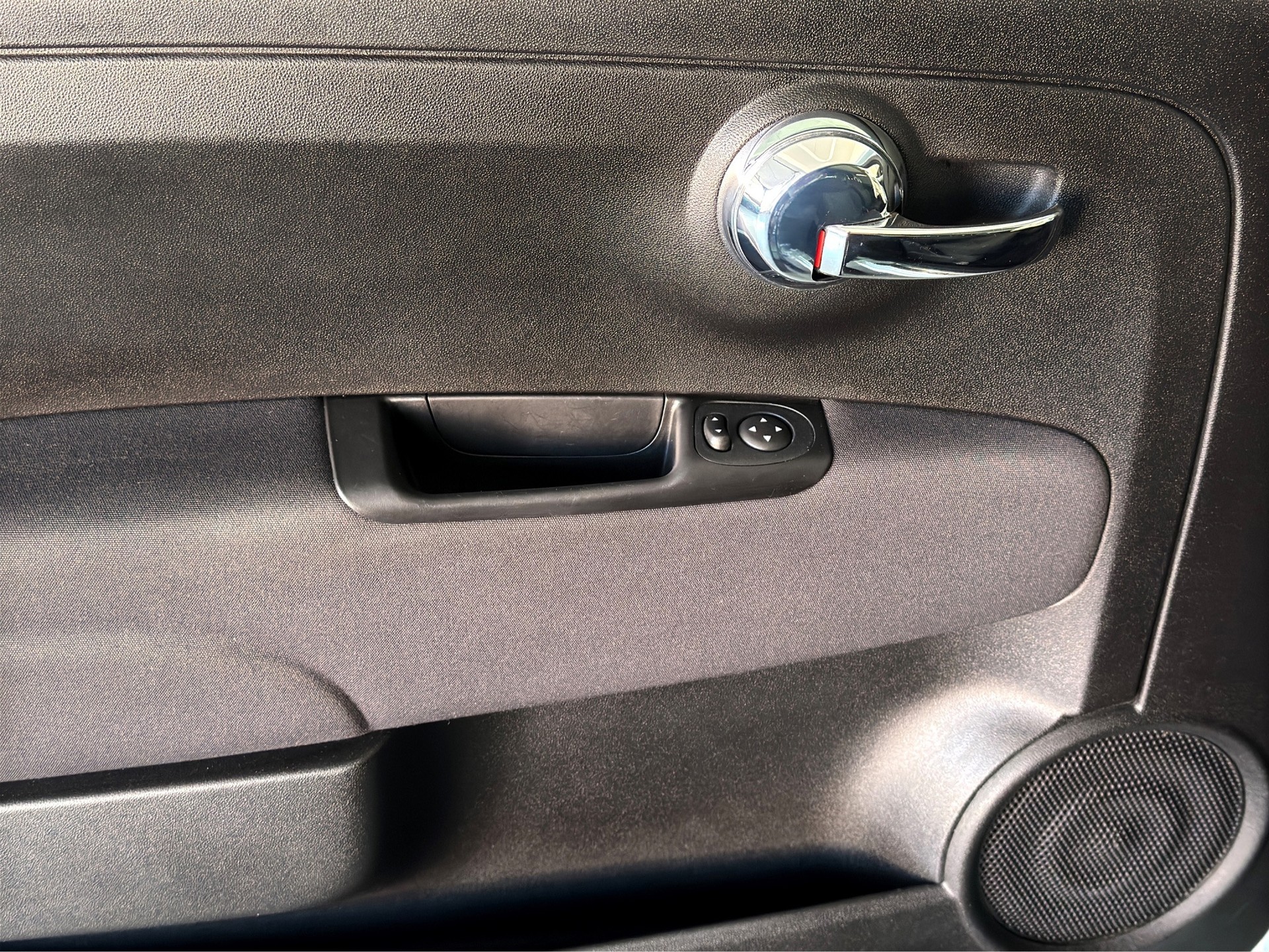FIAT 500 1.0 MildHybrid Dolcevita "Panodach-Klimaautomat"-image-9