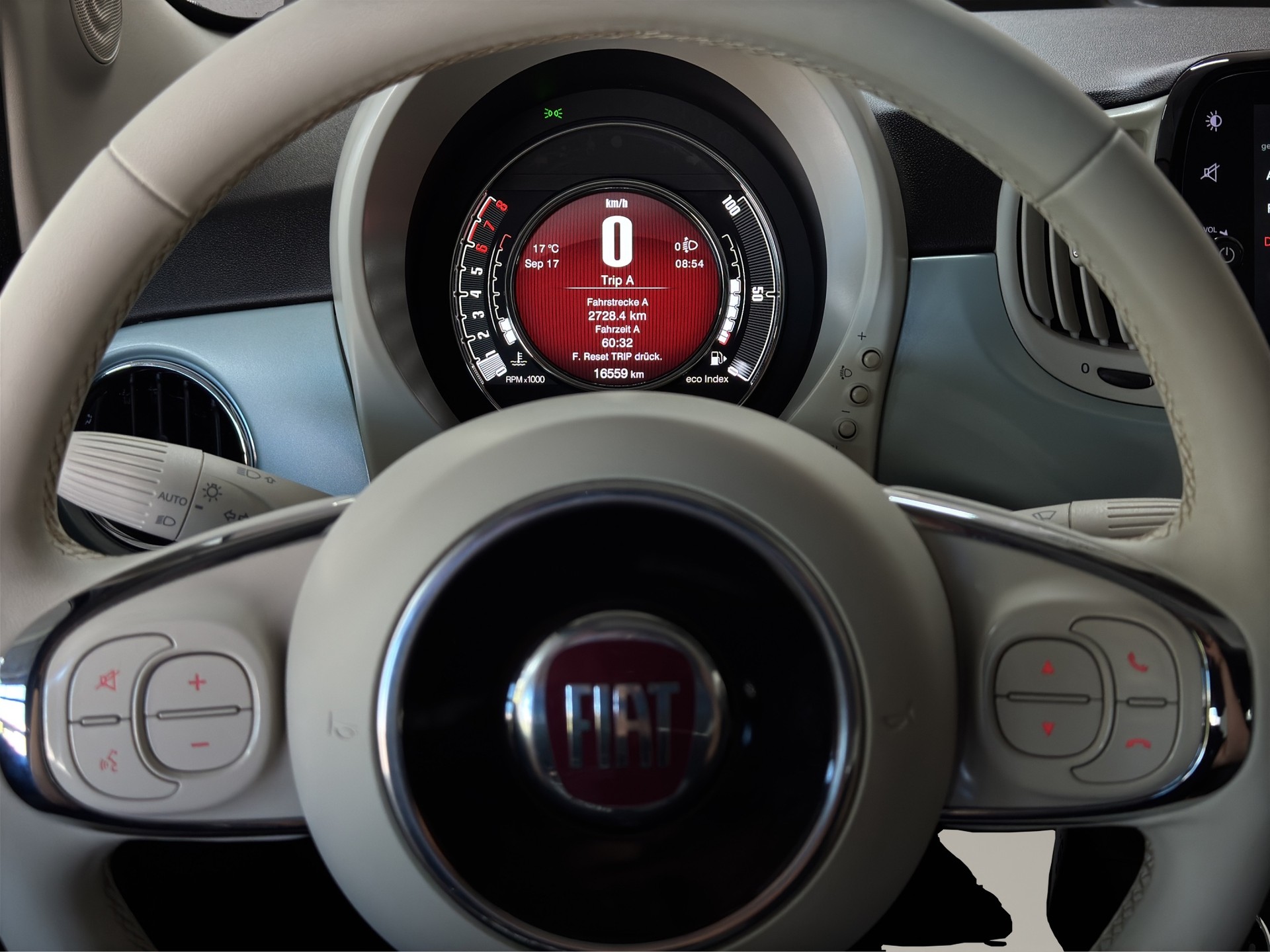 FIAT 500 1.0 MildHybrid Dolcevita "Panodach-Klimaautomat"-image-14