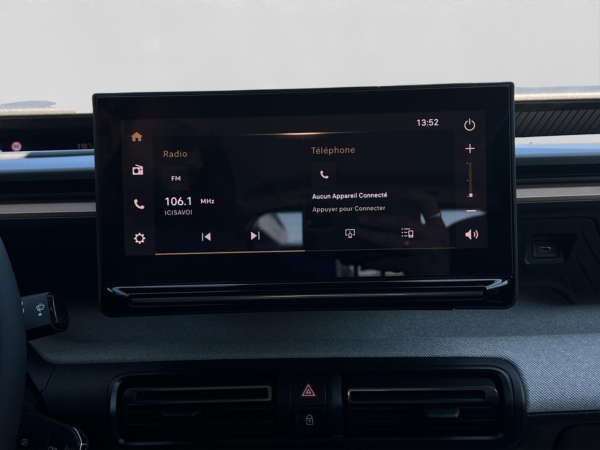 CITROEN e-C3 Aircross You+-image-4