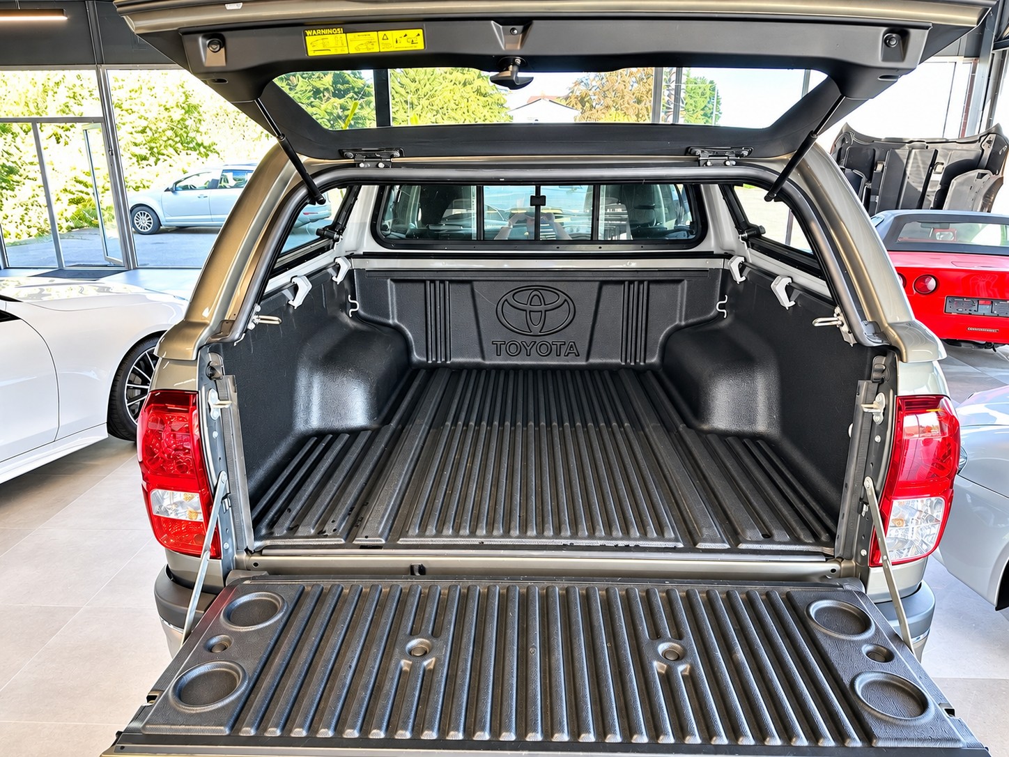 TOYOTA Hilux 2.8d MHEV Style Double Cab 4x4-image-6