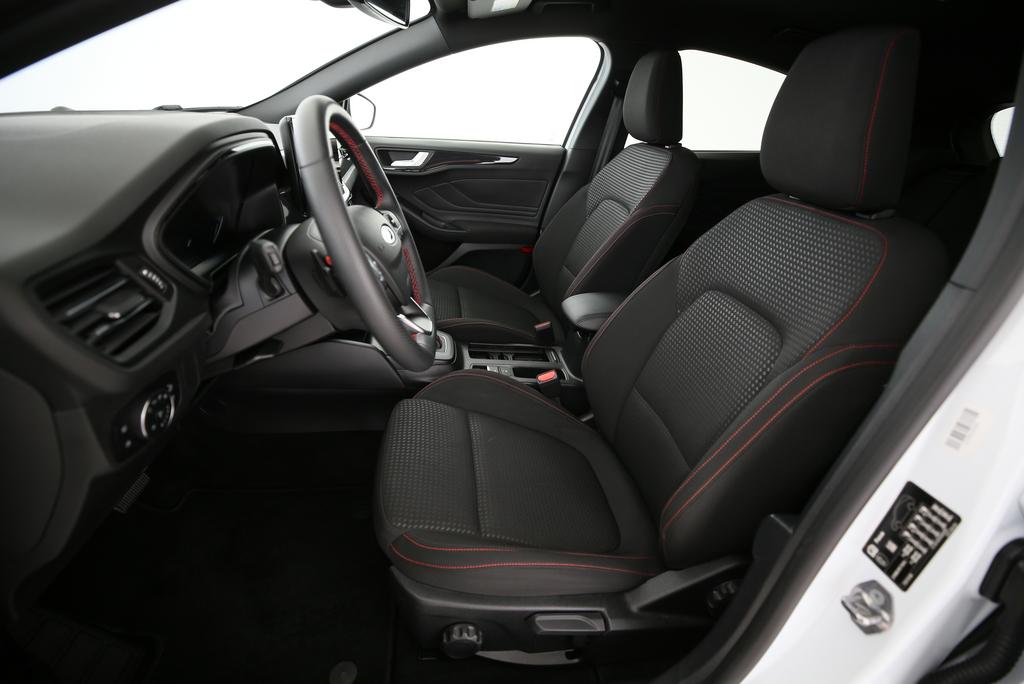 FORD Focus 1.0i EcoB Hybrid 155 ST-Line-image-3
