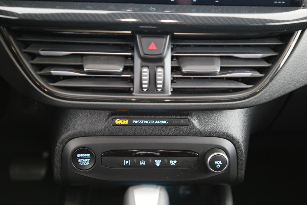 FORD Focus 1.0i EcoB Hybrid 155 ST-Line-image-7
