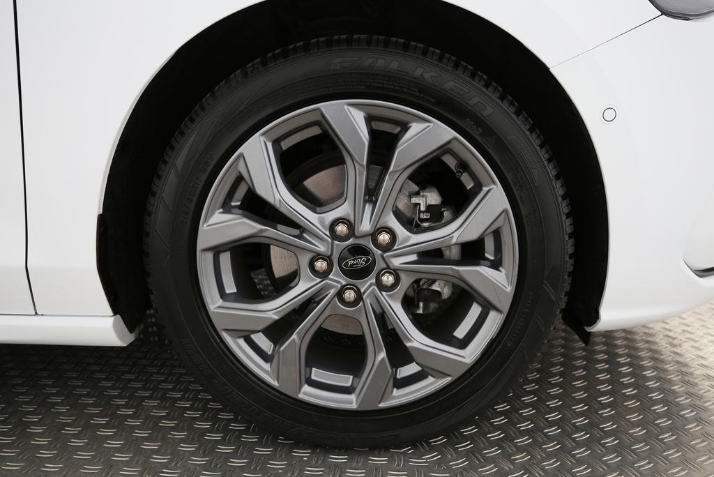 FORD Focus 1.0i EcoB Hybrid 155 ST-Line-image-10