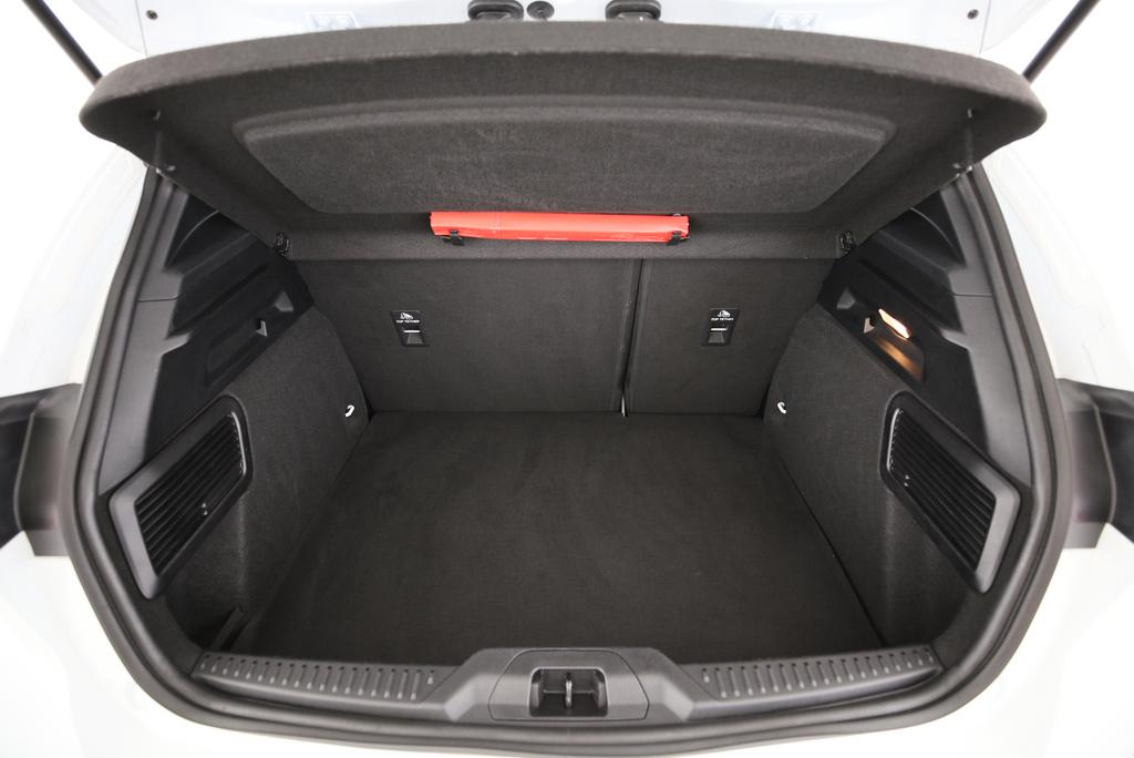 FORD Focus 1.0i EcoB Hybrid 155 ST-Line-image-11