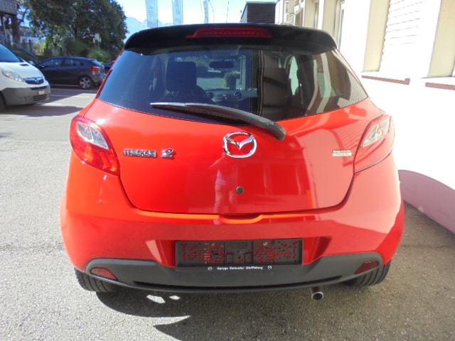 MAZDA 2 1.3i 16V Voila ma Suisse Edition-image-8