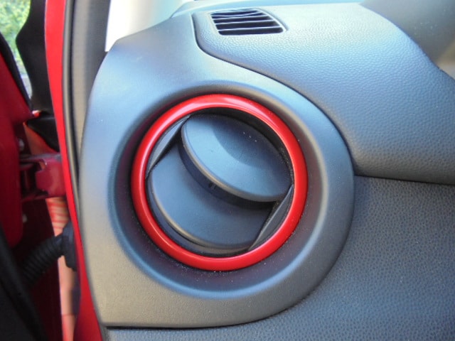 MAZDA 2 1.3i 16V Voila ma Suisse Edition-image-4