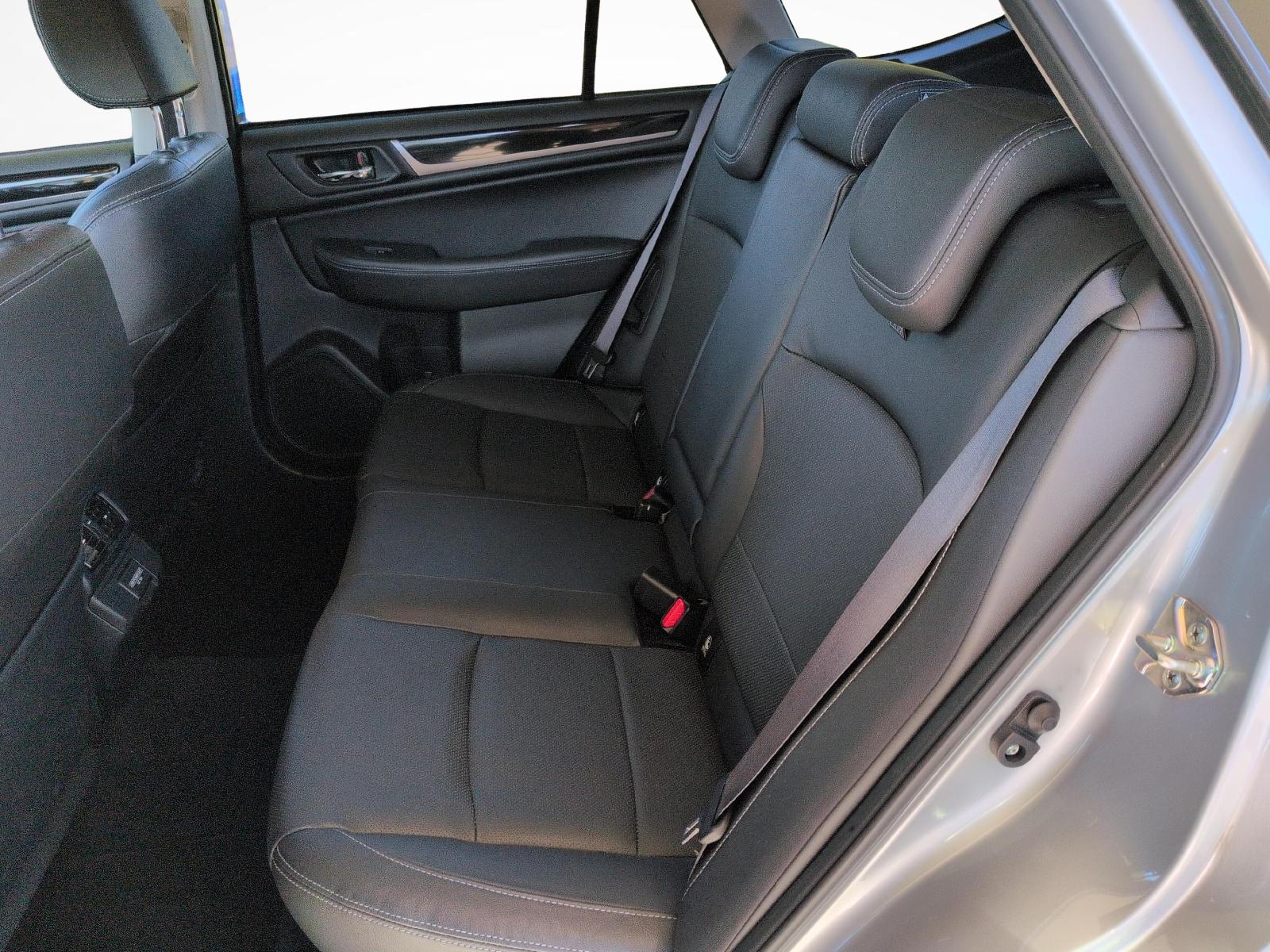 SUBARU Outback 2.5i Luxury-image-7