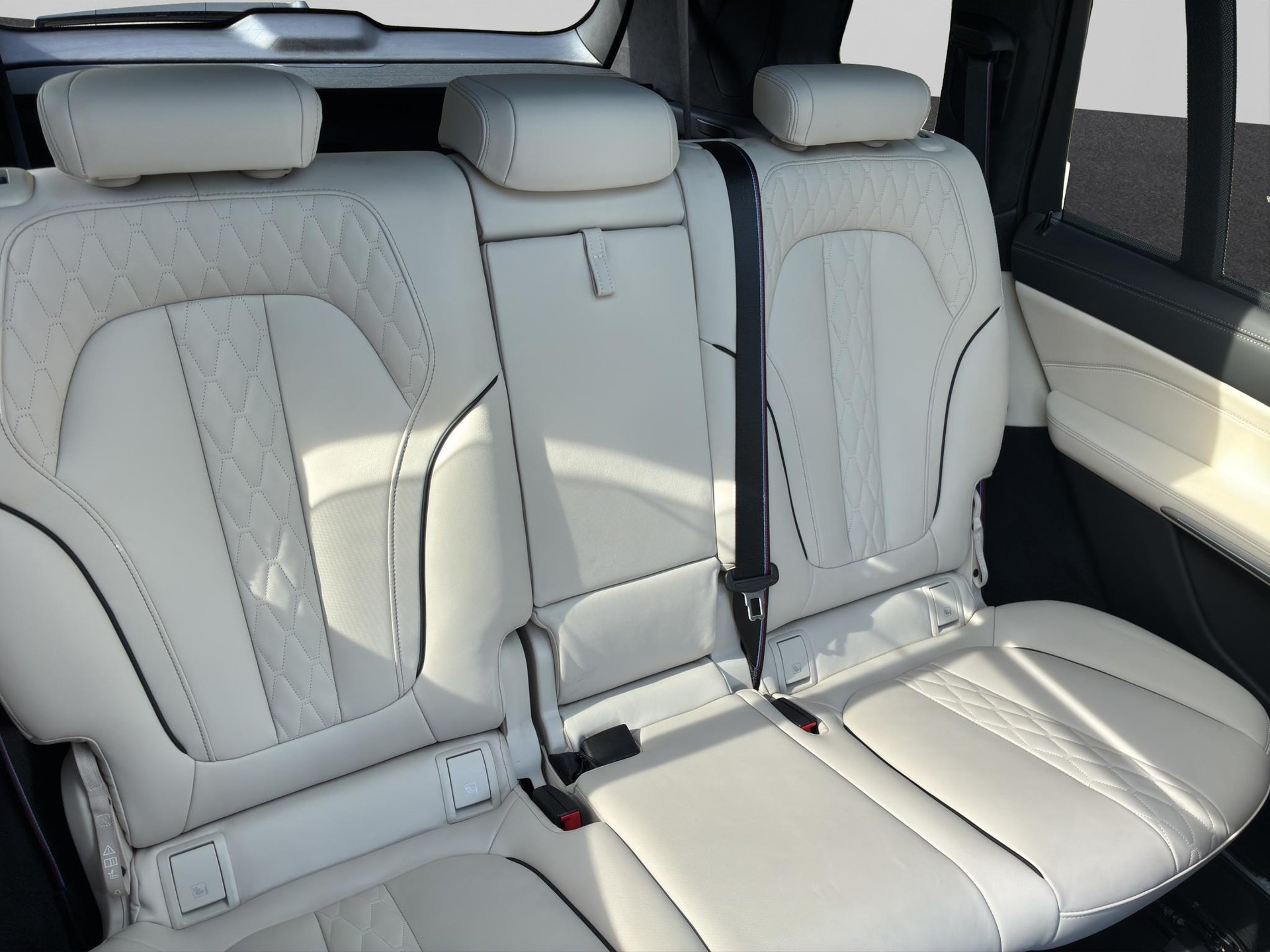 BMW X7 xDrive 48V 40d M Sport Pro Steptronic-image-16