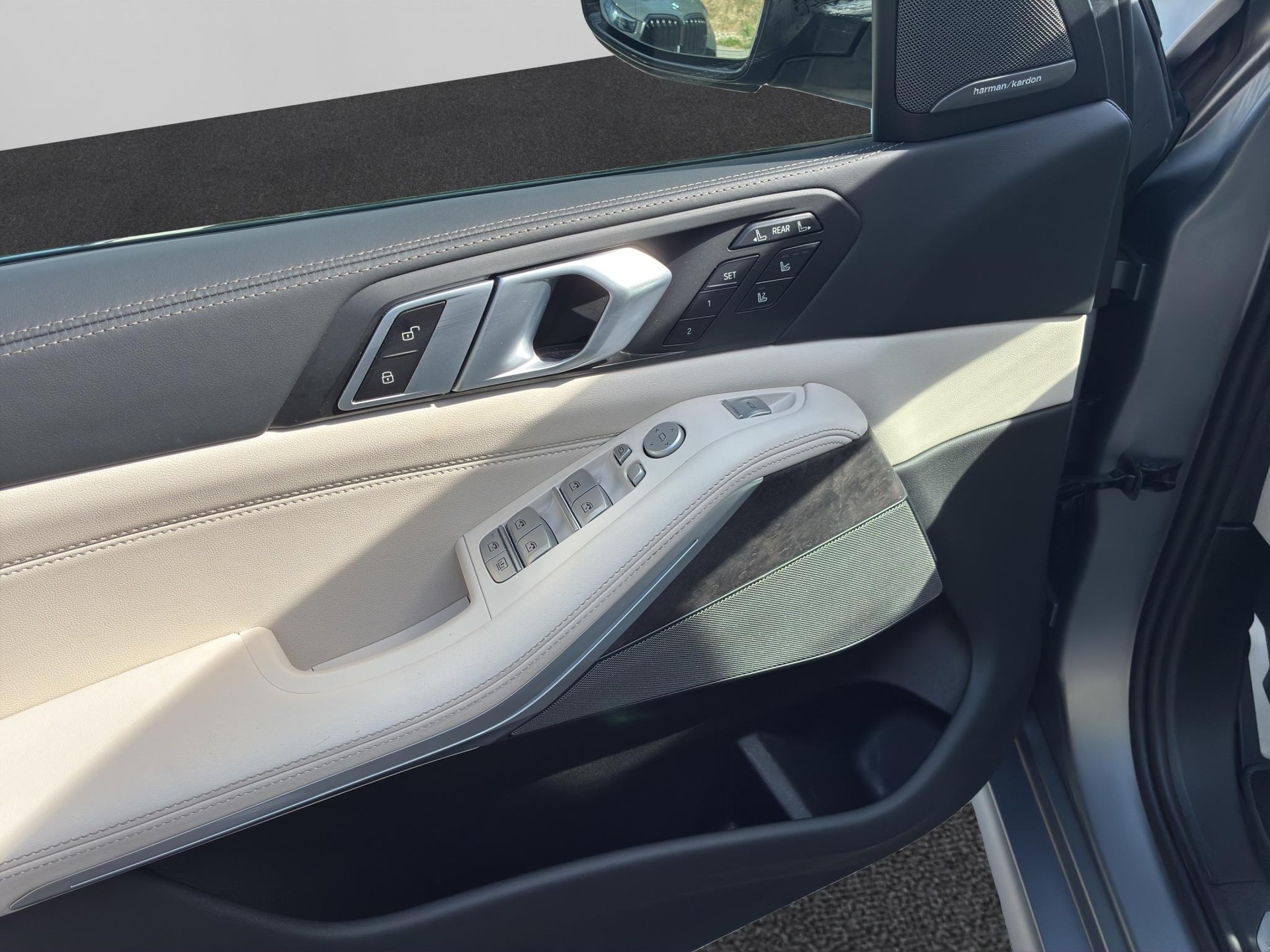 BMW X7 xDrive 48V 40d M Sport Pro Steptronic-image-9