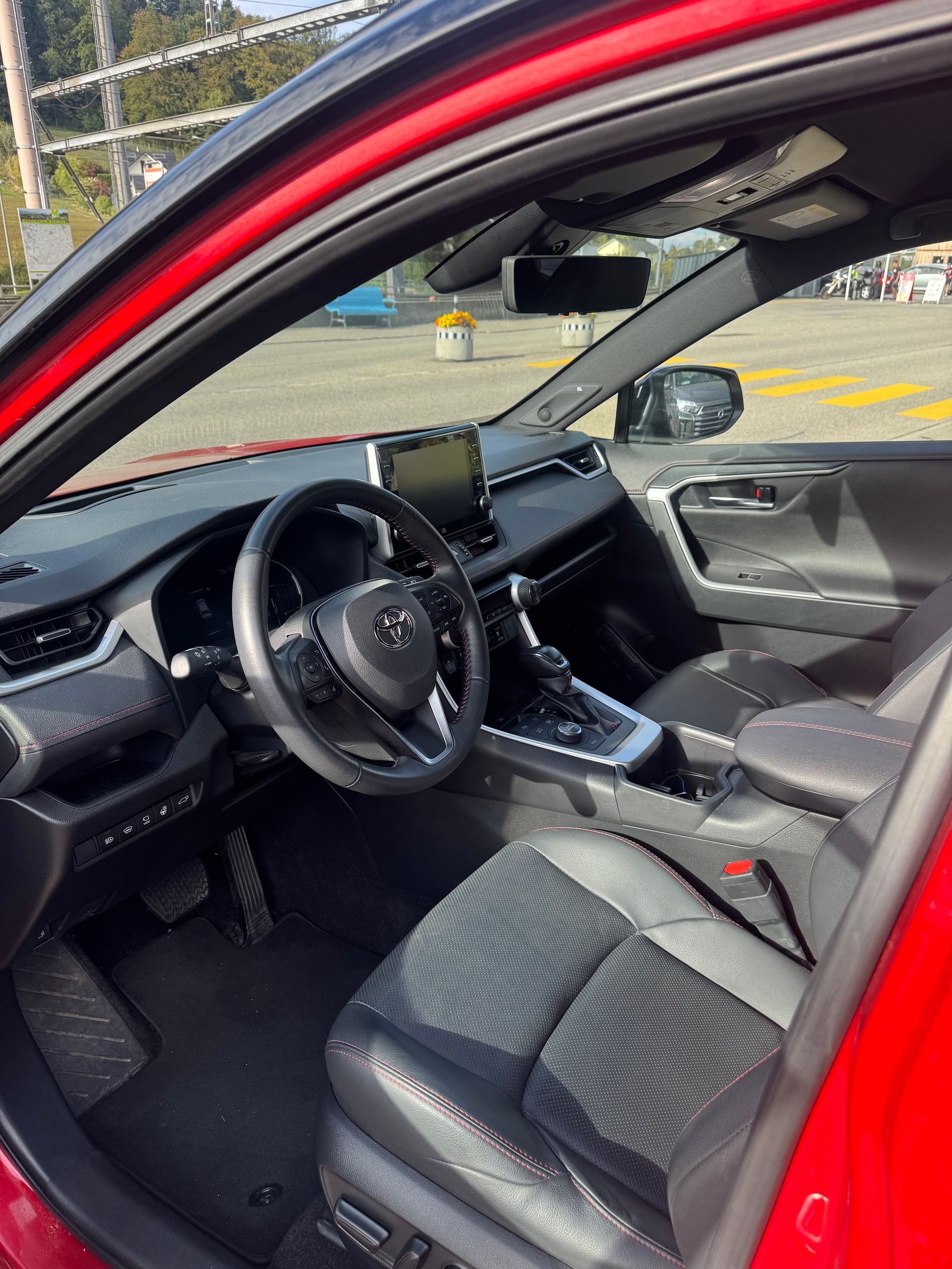 TOYOTA RAV-4 2.5 PHEV Platinum e-CVT 4WD-image-9