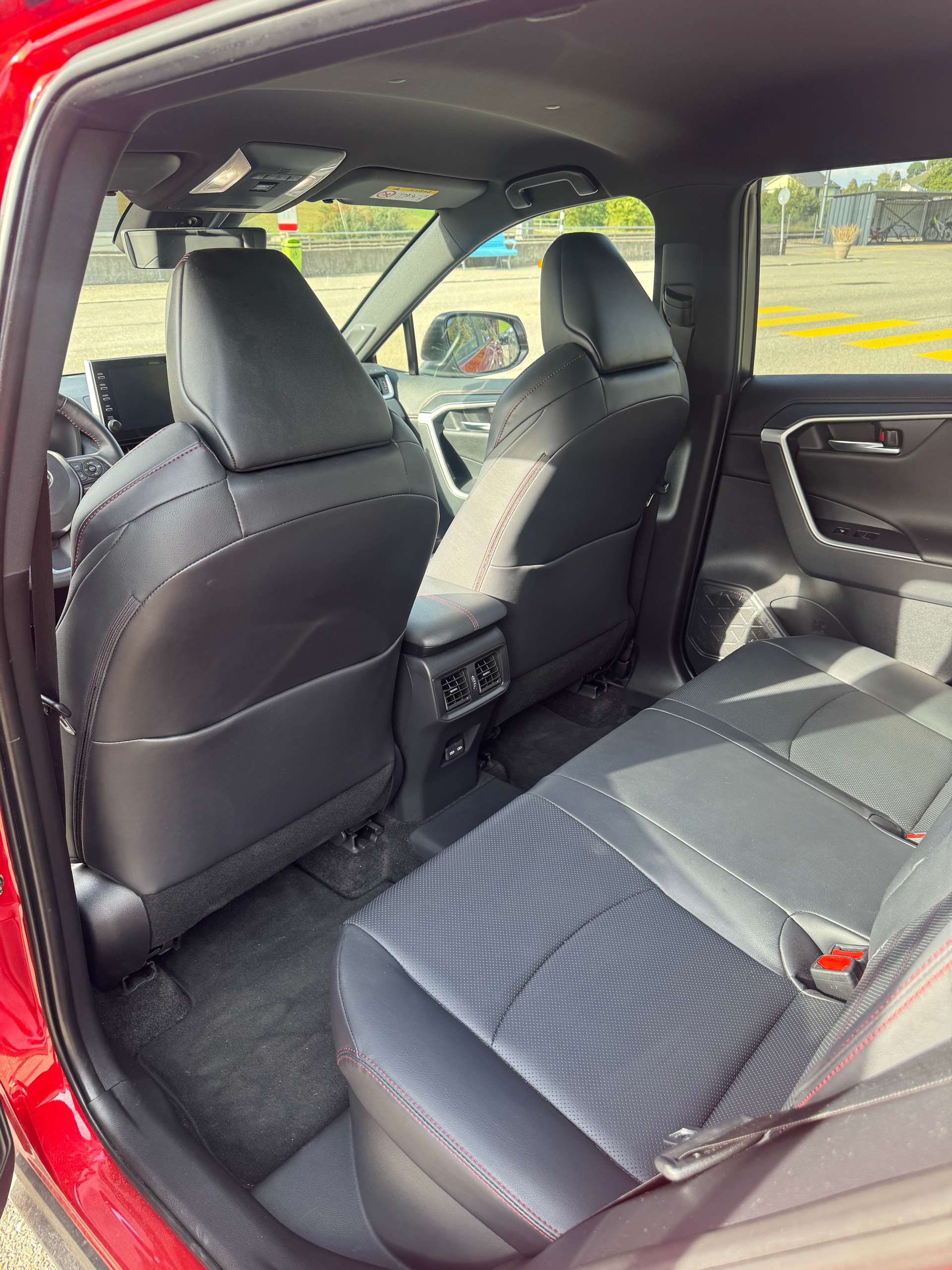 TOYOTA RAV-4 2.5 PHEV Platinum e-CVT 4WD-image-10