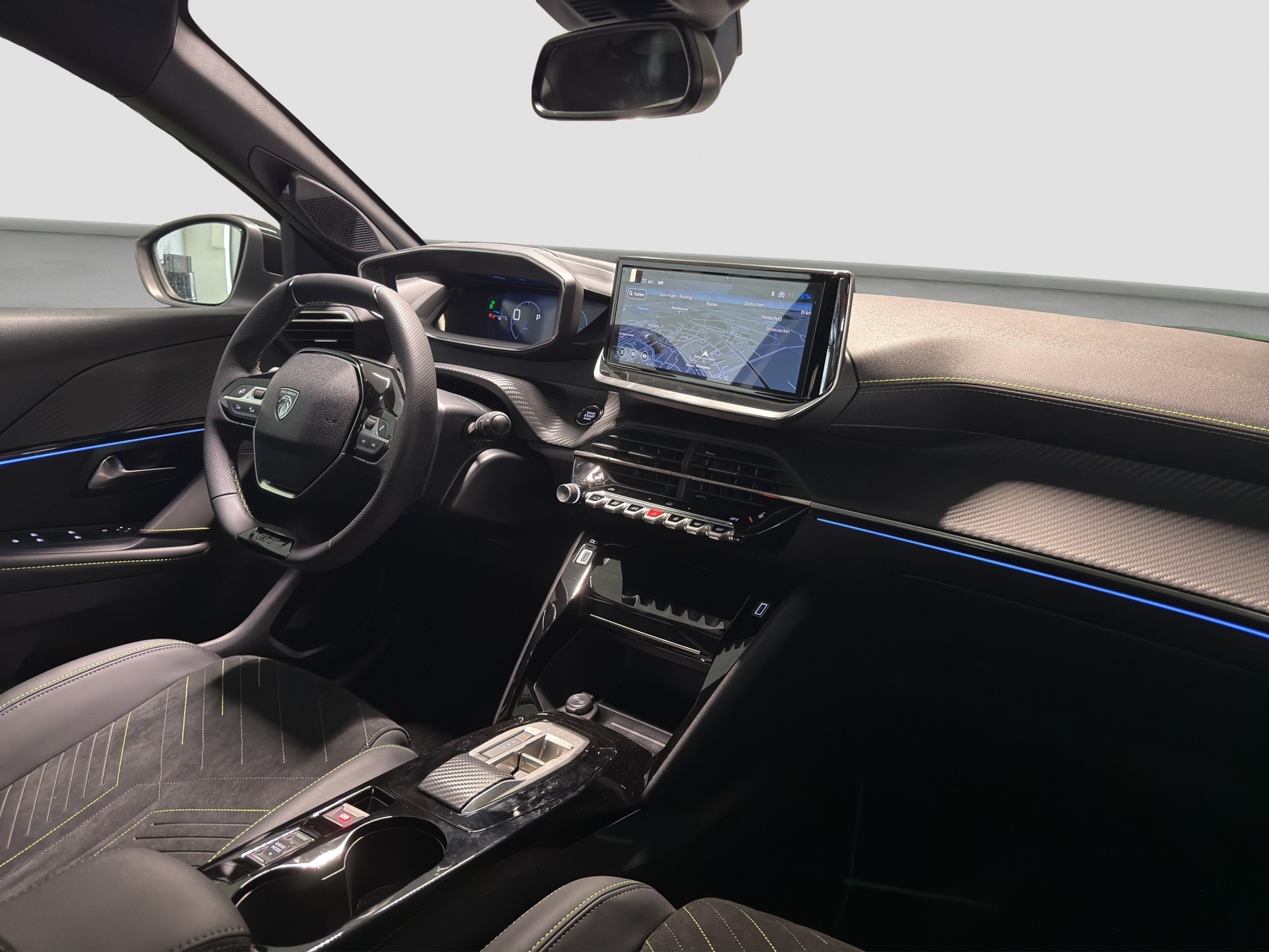 PEUGEOT 208 1.2 Hybrid 145 GT Exclusive-image-13