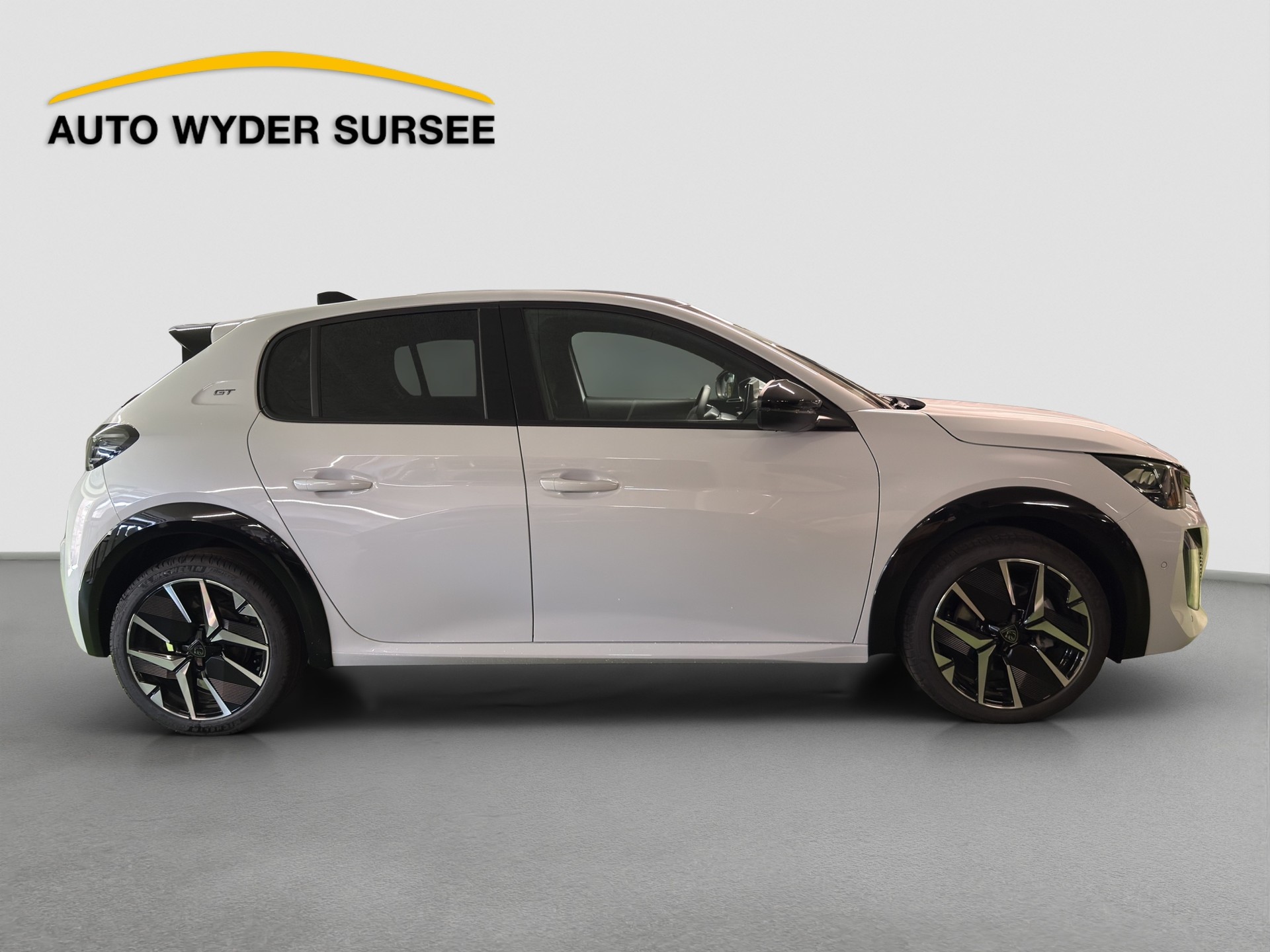 PEUGEOT 208 1.2 Hybrid 145 GT Exclusive-image-6