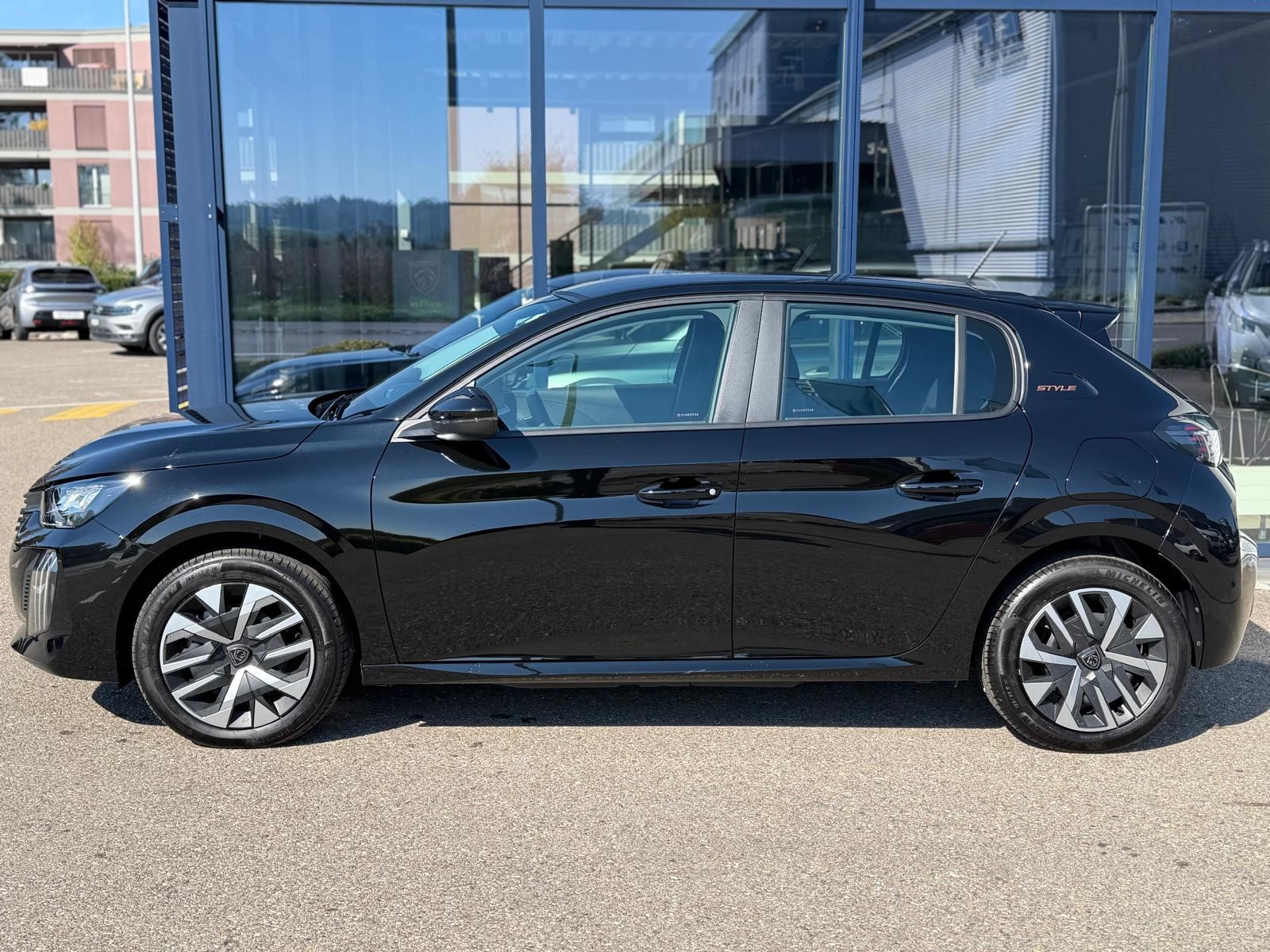 PEUGEOT 208 Elektrik 100 kW Style-image-1