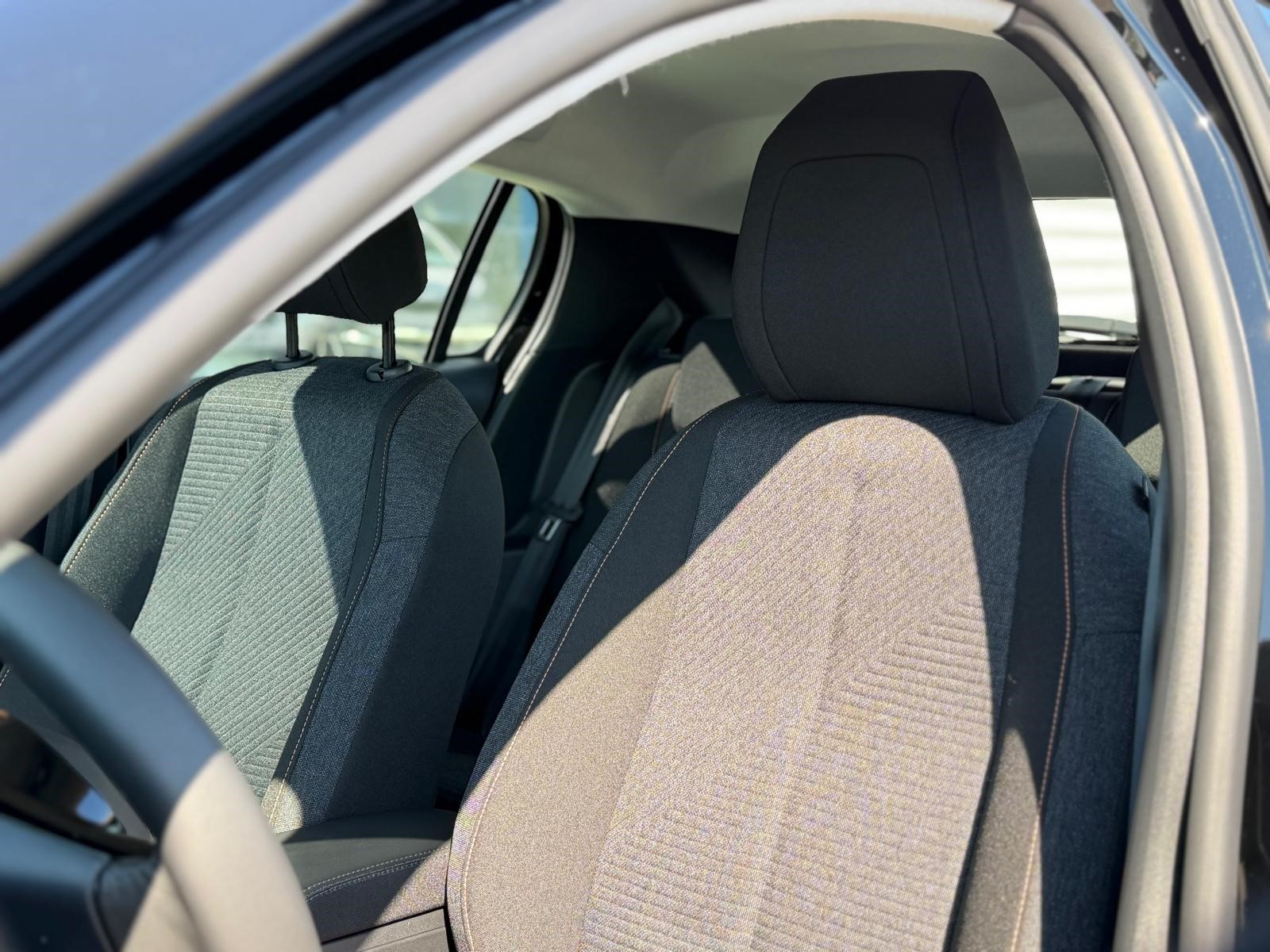 PEUGEOT 208 Elektrik 100 kW Style-image-10