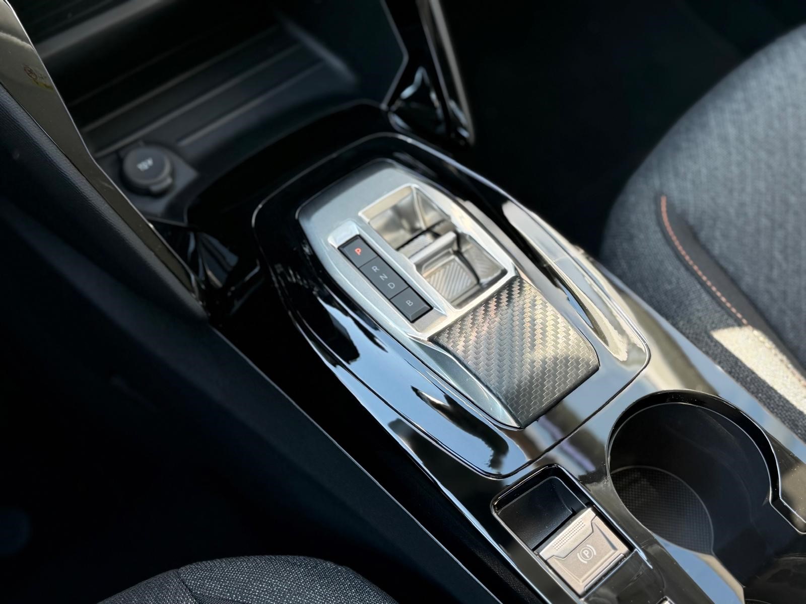 PEUGEOT 208 Elektrik 100 kW Style-image-8