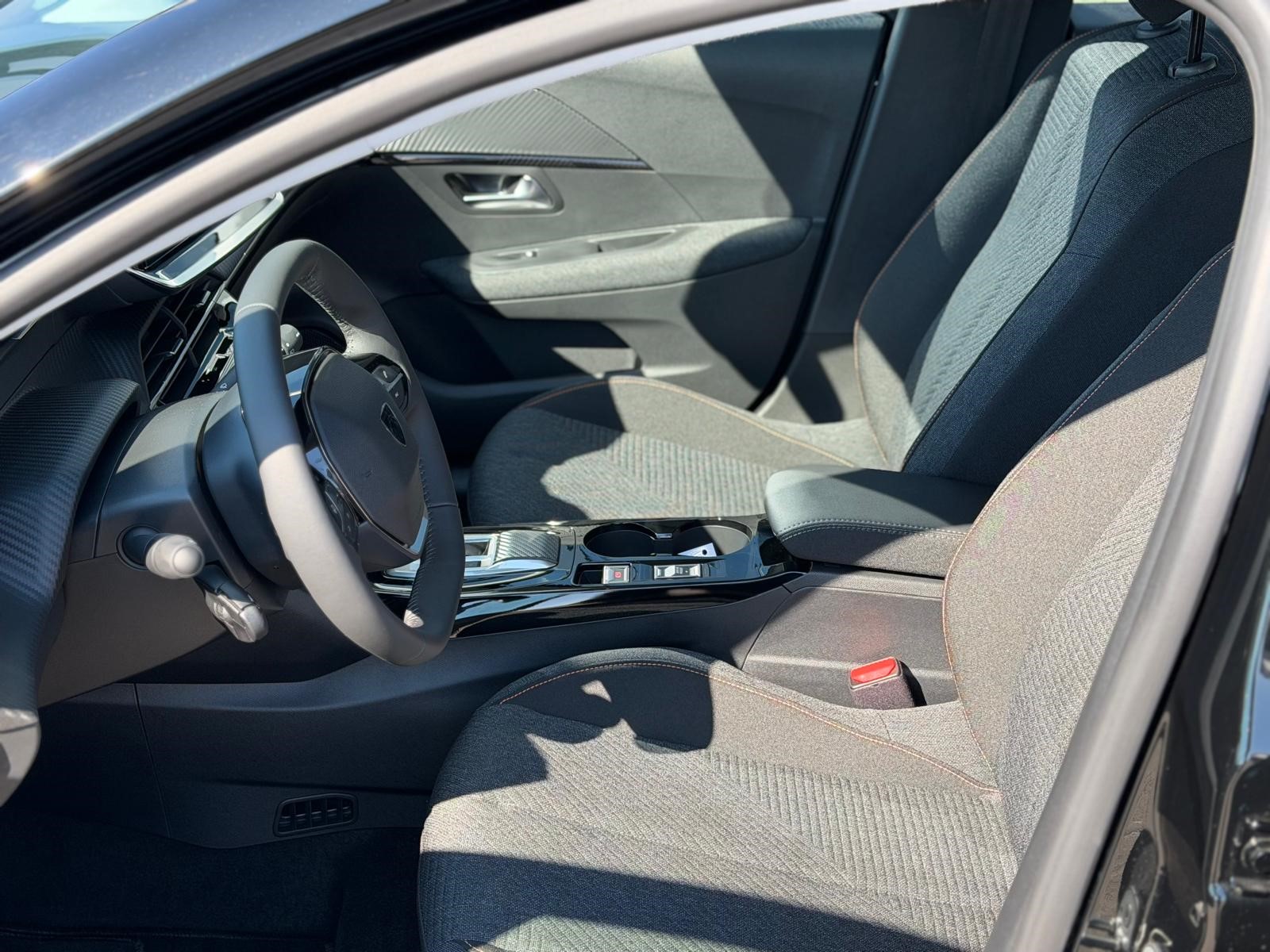 PEUGEOT 208 Elektrik 100 kW Style-image-6