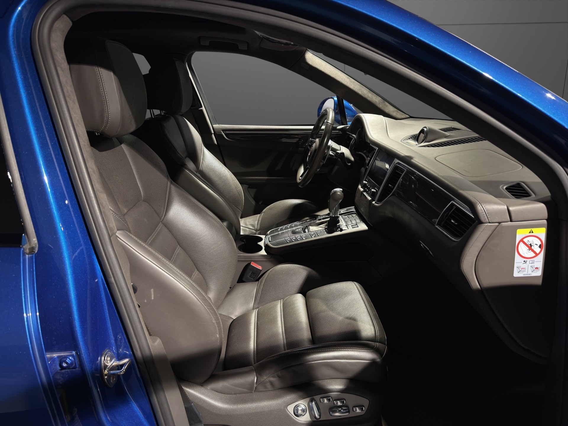 PORSCHE Macan Turbo Exclusive Performance Edition PDK-image-10