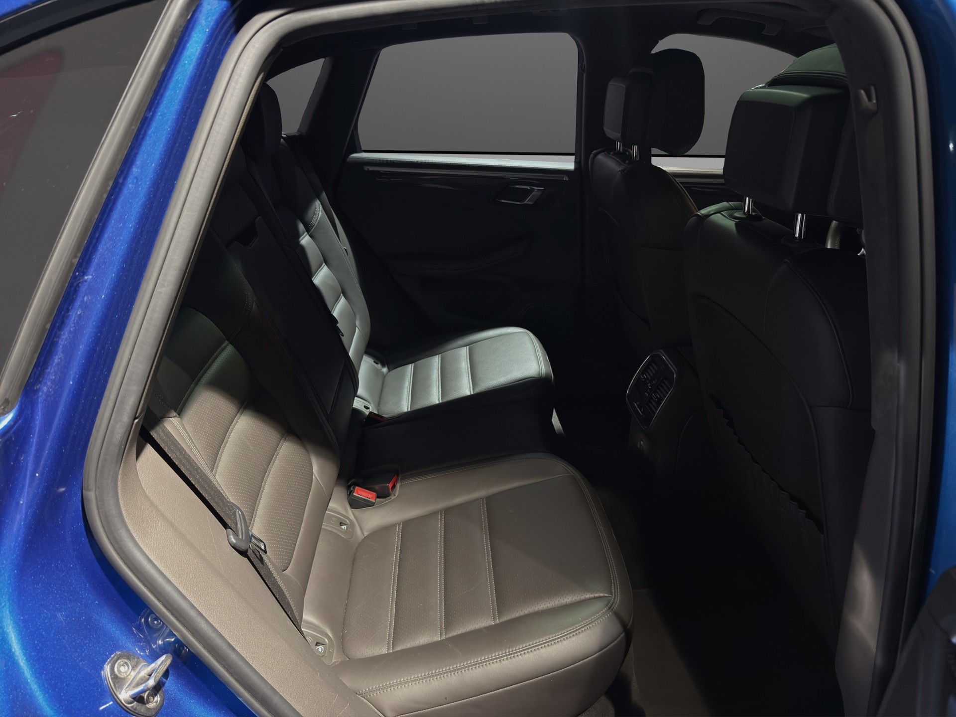 PORSCHE Macan Turbo Exclusive Performance Edition PDK-image-9
