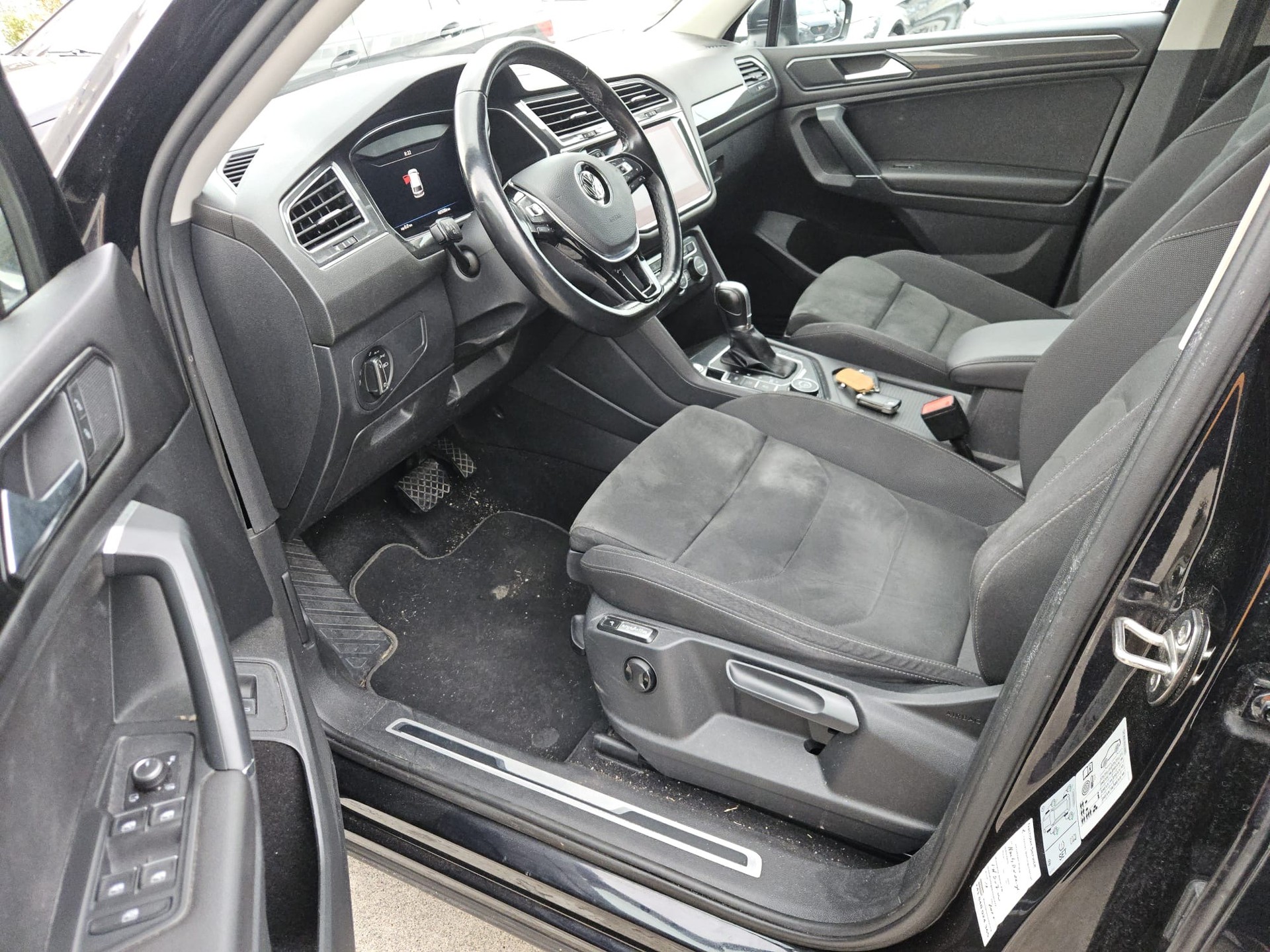 VW Tiguan Allspace 2.0 TDI SCR Highline 4Motion DSG-image-12