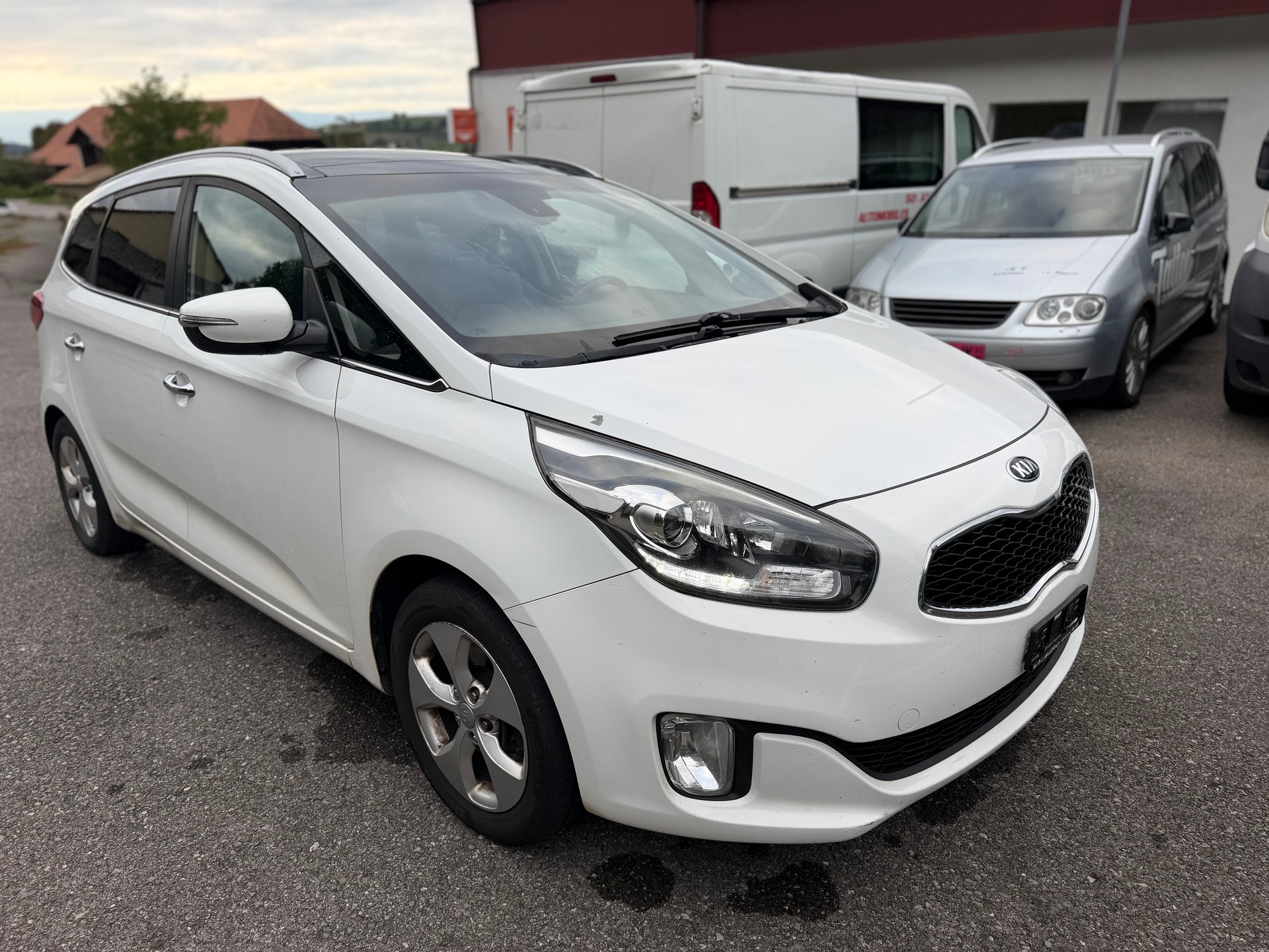 KIA Carens 1.7 CRDi Swiss Eco Edition 7 places-image-2