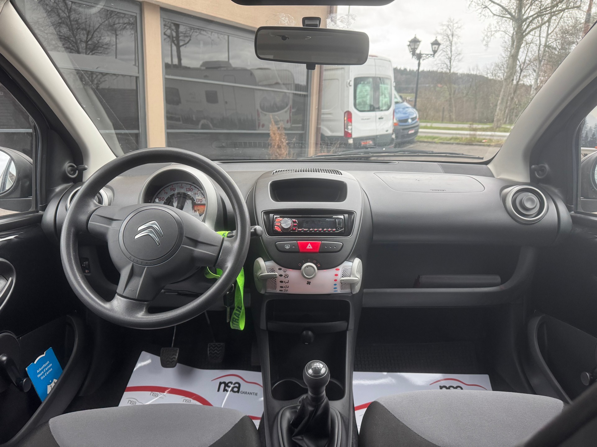 CITROEN C1 1.0i Attraction-image-9