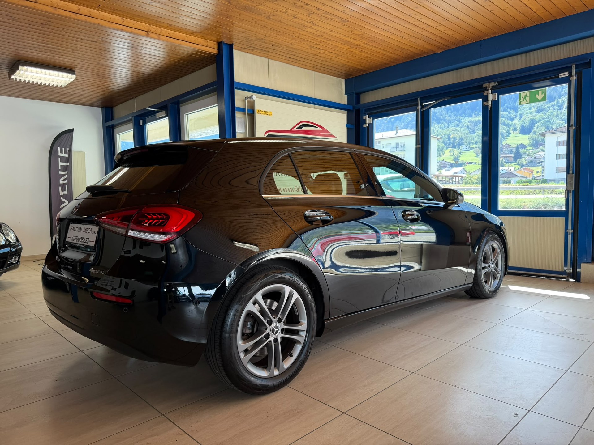 MERCEDES-BENZ A 220 Progressive 7G-DCT 4Matic-image-9