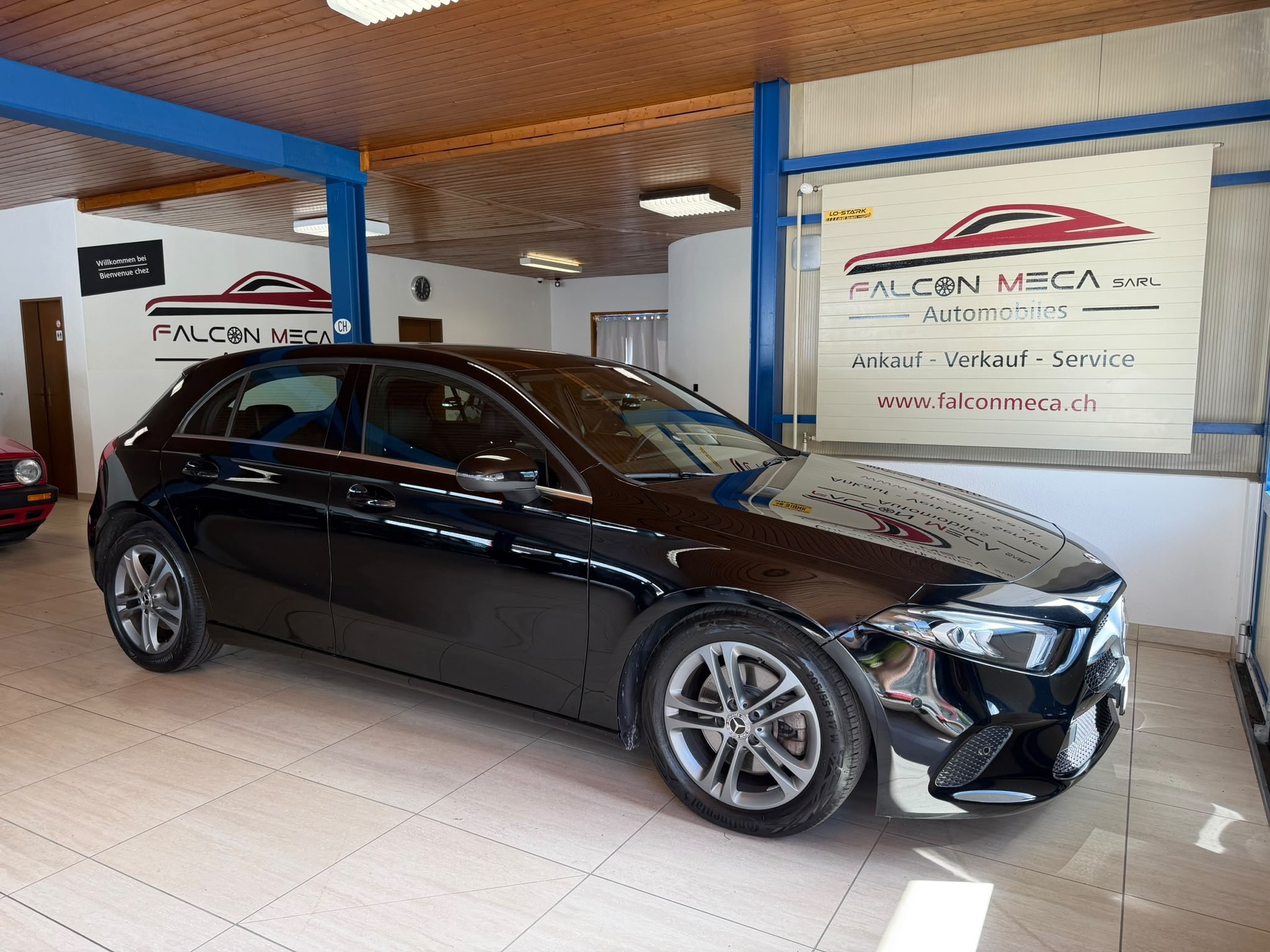 MERCEDES-BENZ A 220 Progressive 7G-DCT 4Matic-image-0
