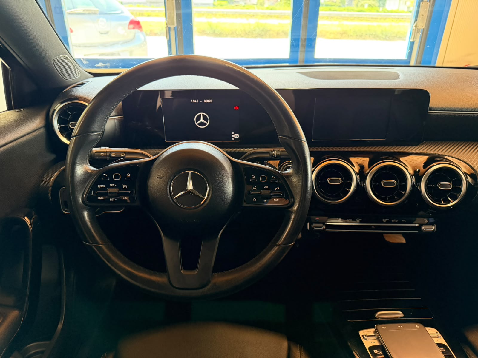 MERCEDES-BENZ A 220 Progressive 7G-DCT 4Matic-image-15