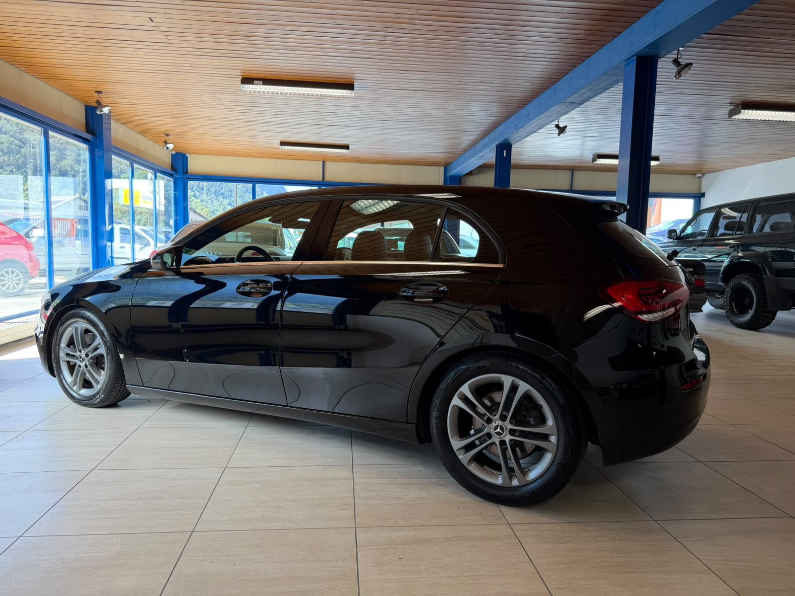 MERCEDES-BENZ A 220 Progressive 7G-DCT 4Matic-image-5