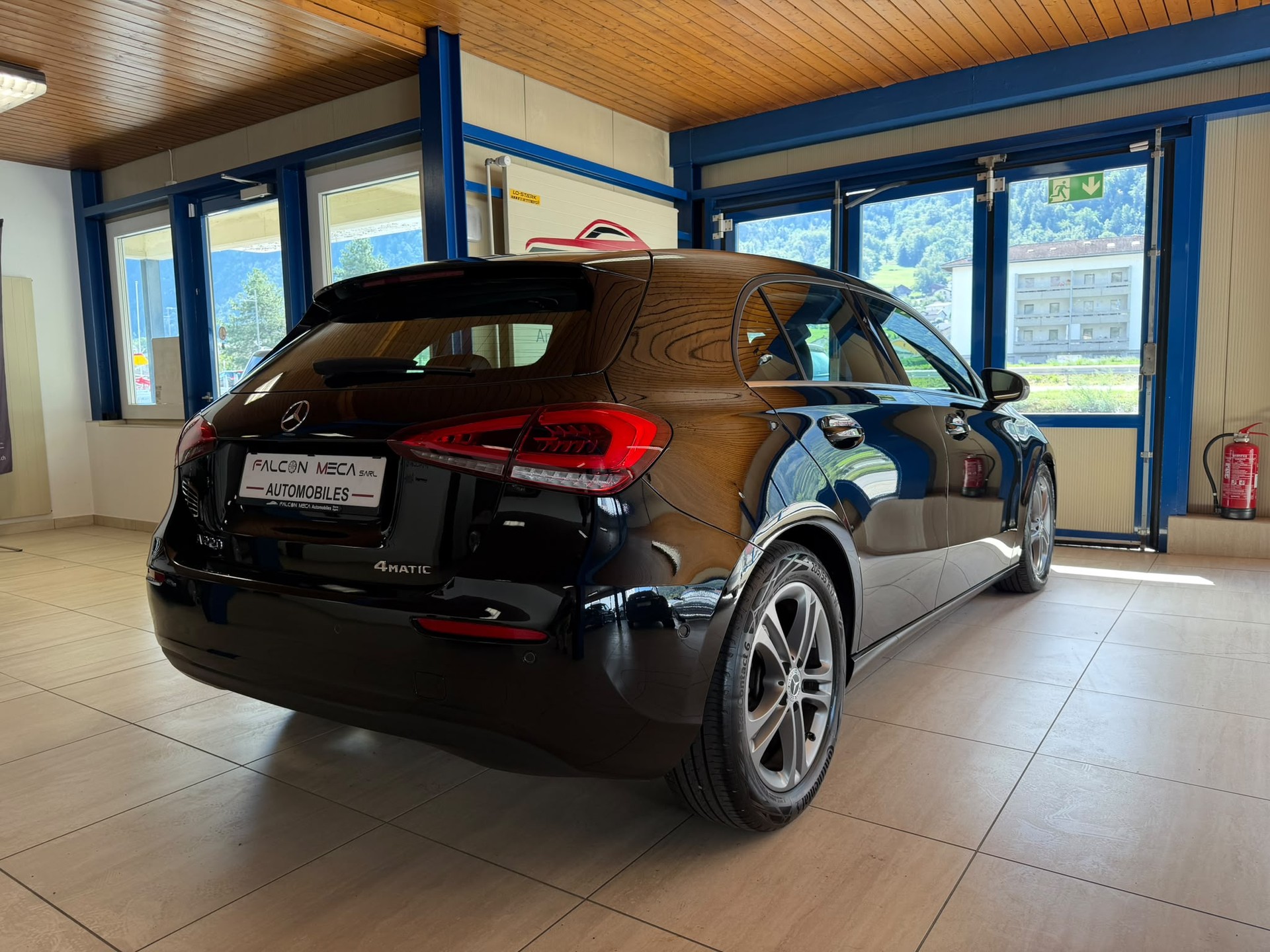 MERCEDES-BENZ A 220 Progressive 7G-DCT 4Matic-image-10