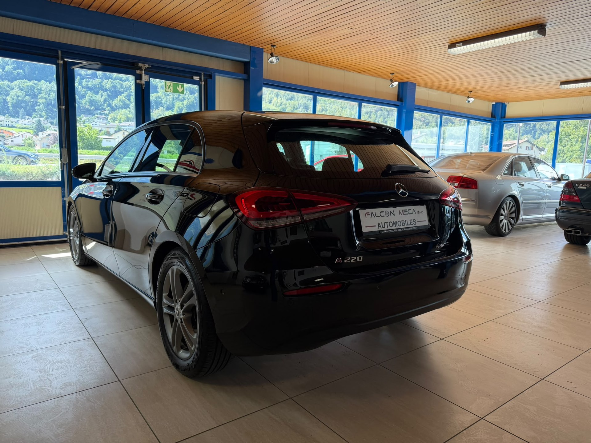 MERCEDES-BENZ A 220 Progressive 7G-DCT 4Matic-image-7