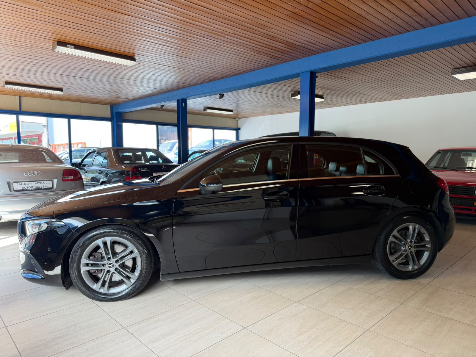 MERCEDES-BENZ A 220 Progressive 7G-DCT 4Matic-image-4