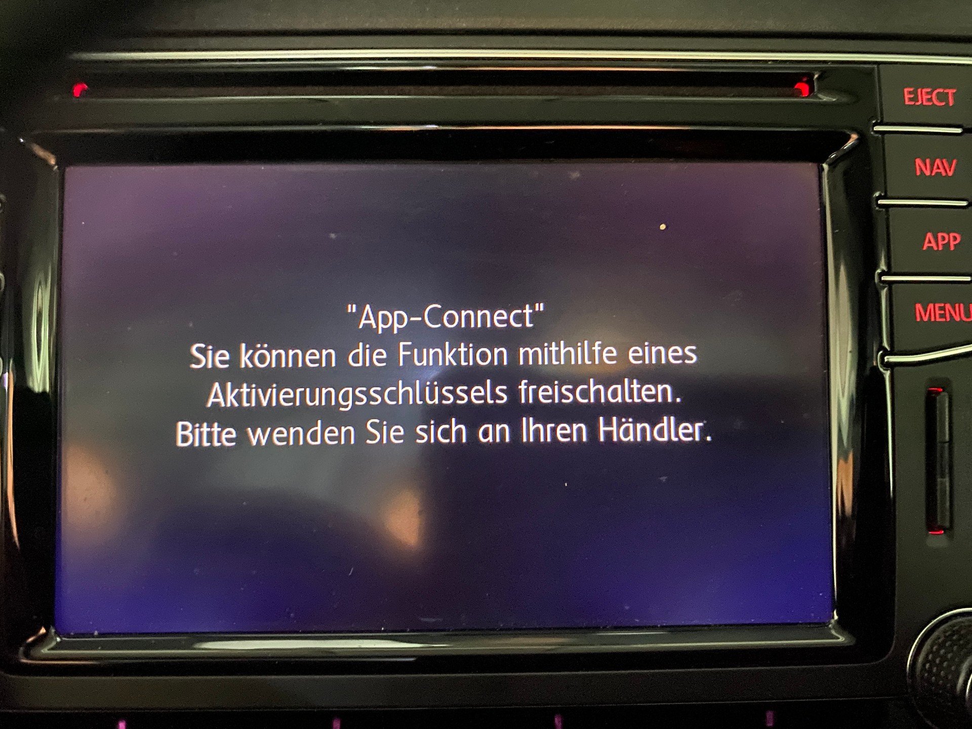 VW Caddy Maxi 2.0TDI BlueMotion Technology-image-11