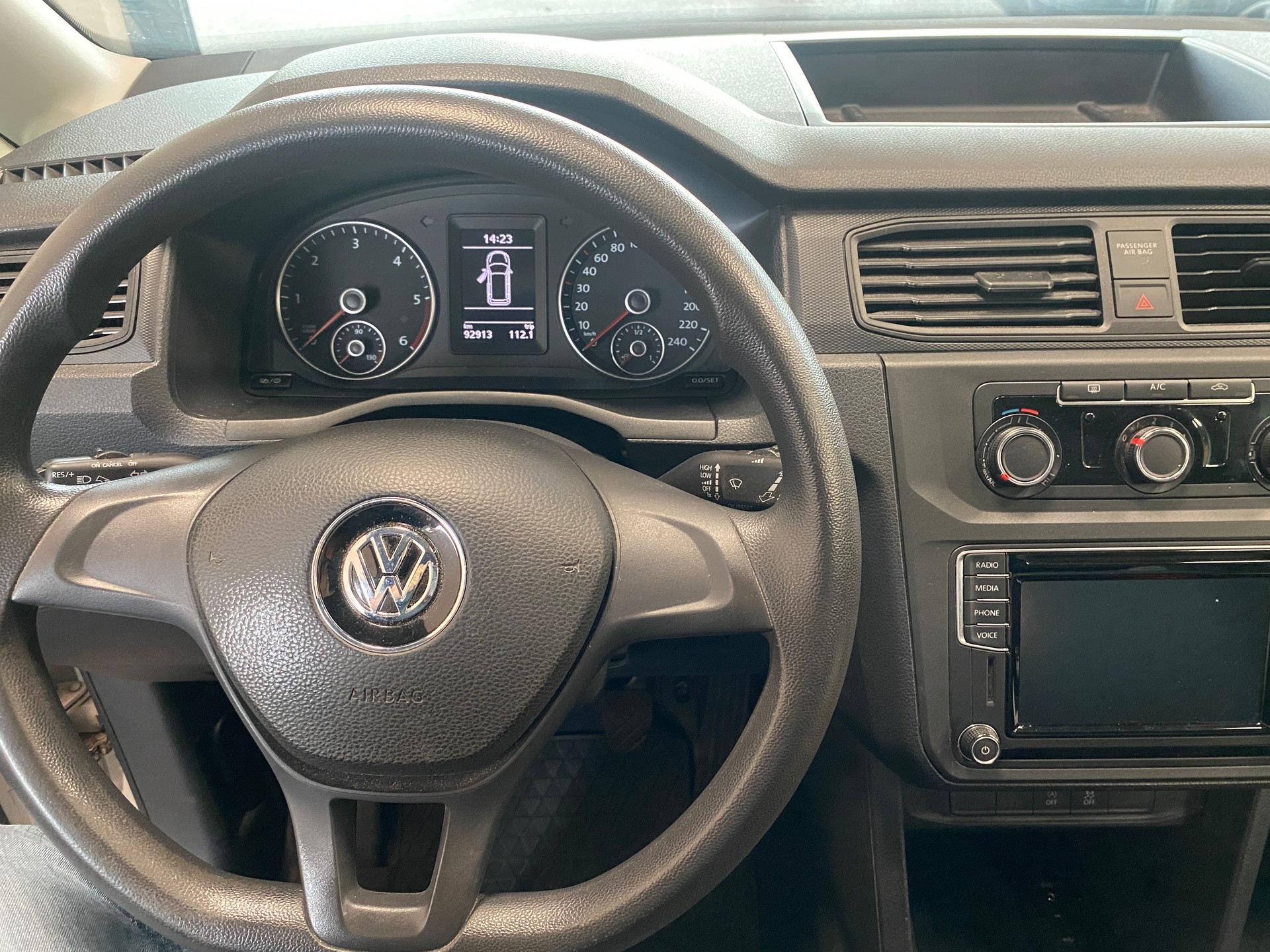 VW Caddy Maxi 2.0TDI BlueMotion Technology-image-8