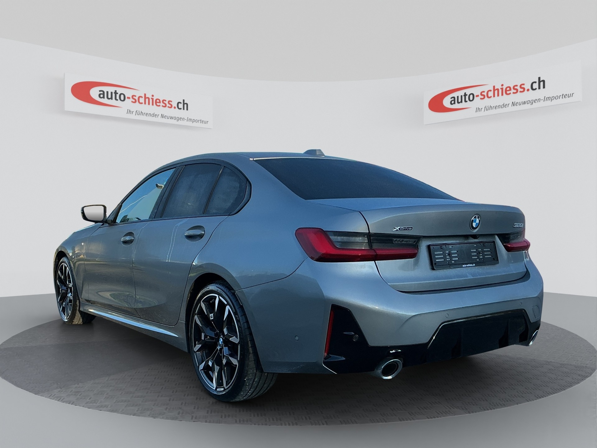 BMW 320i xDrive Steptronic M Sport-showroom-element-2