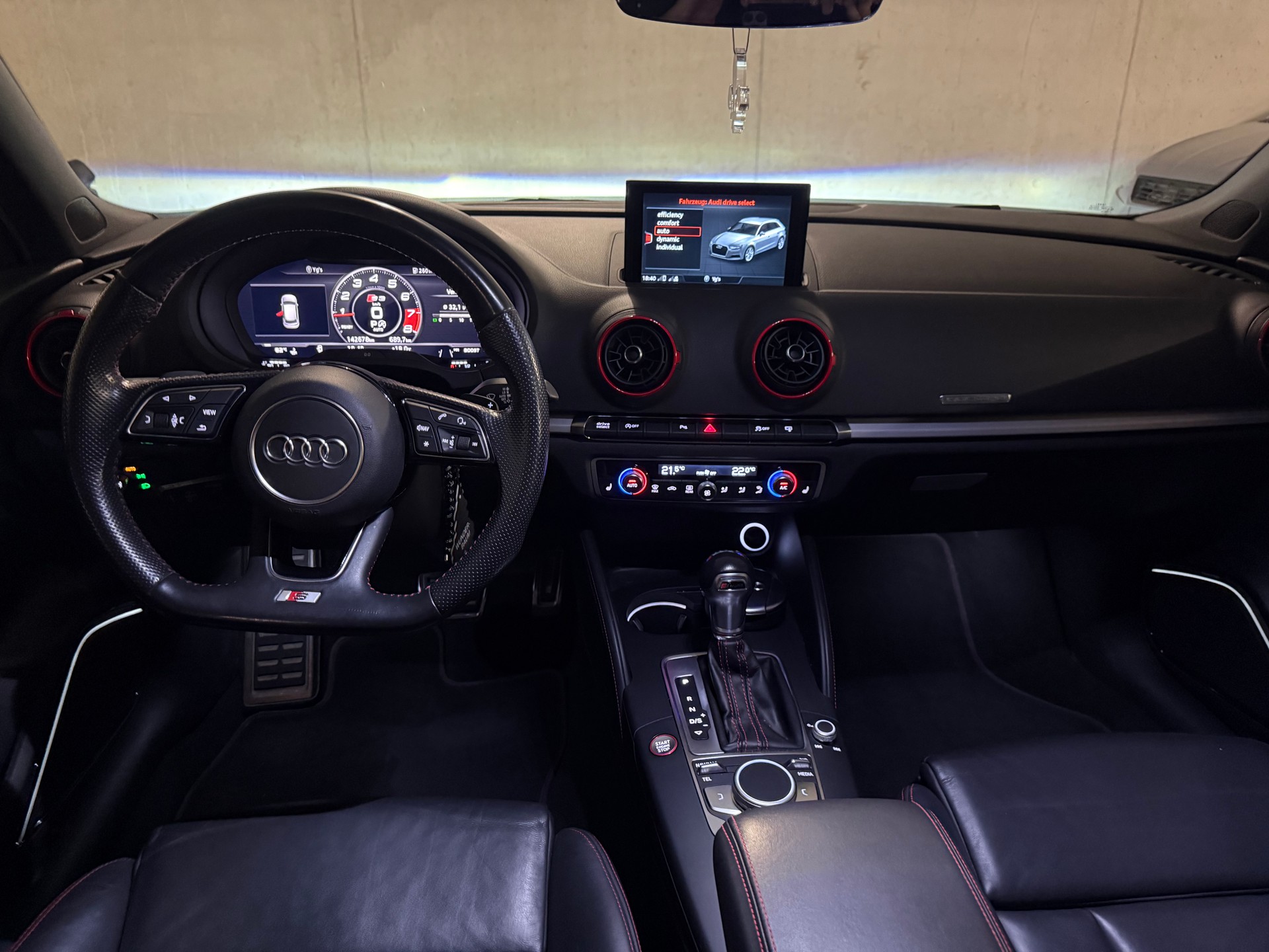 AUDI 2.0 T FSI quattro S-Tronic-image-2